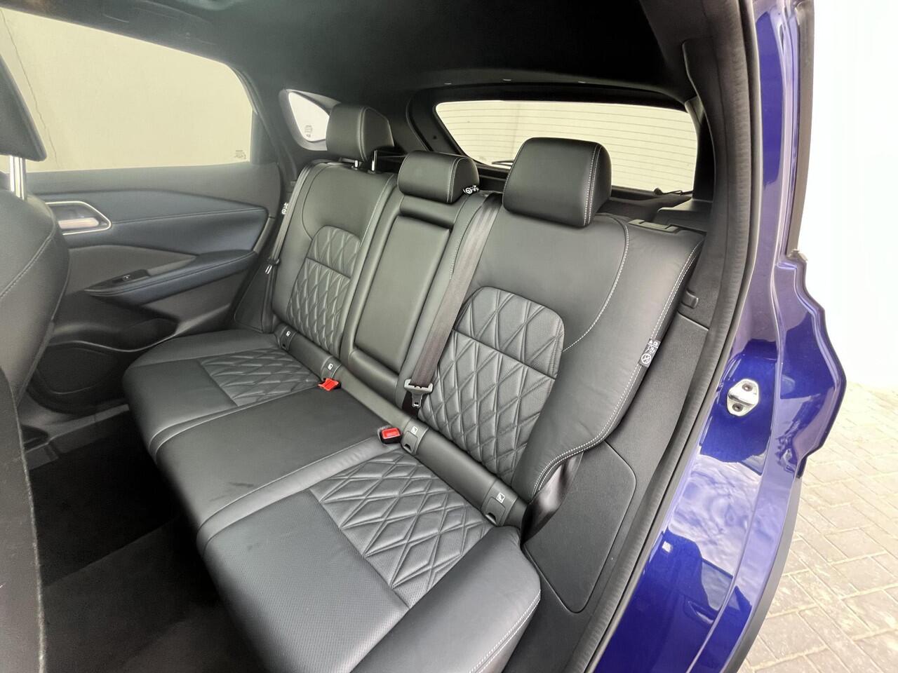 Nissan QASHQAI 1.3 MHEV Xtronic Tekna Plus / HUD / Panoramadak / Allseason banden / Trekgewicht 1800 kg / Elektrische achterklep / Stoel met massage functie / Rondomzicht camera / Stuur-, Stoel en Voorruit verwarming / Bose Audio Systeem /