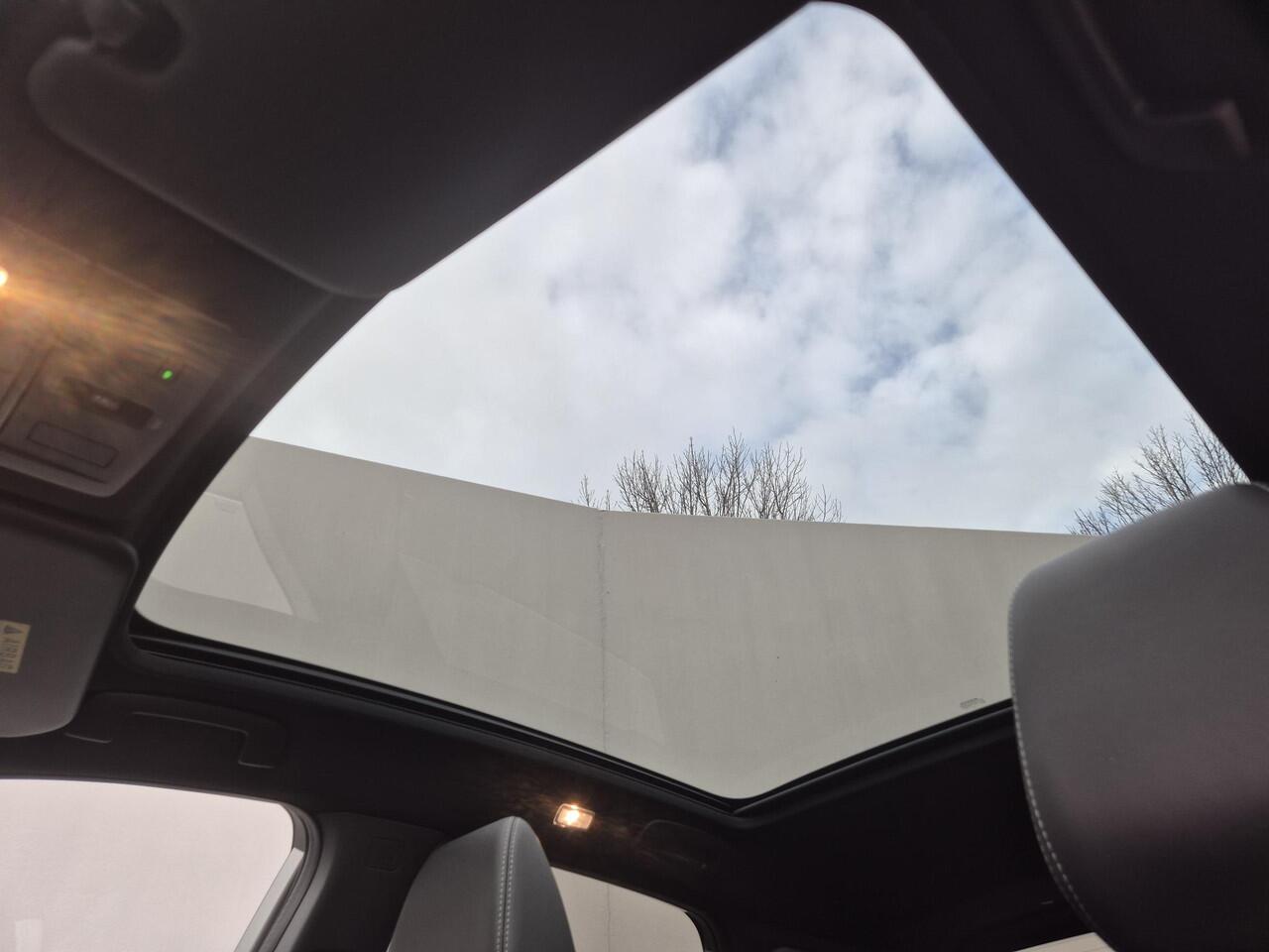 Nissan QASHQAI 1.3 MHEV Xtronic Tekna Plus Automaat / Nieuw model / Facelift / HUD / Panoramadak / Trekgewicht 1800 kg / Stuur-, Stoel en Voorruit verwarming / Elektrische achterklep / Stoel met massage functie /