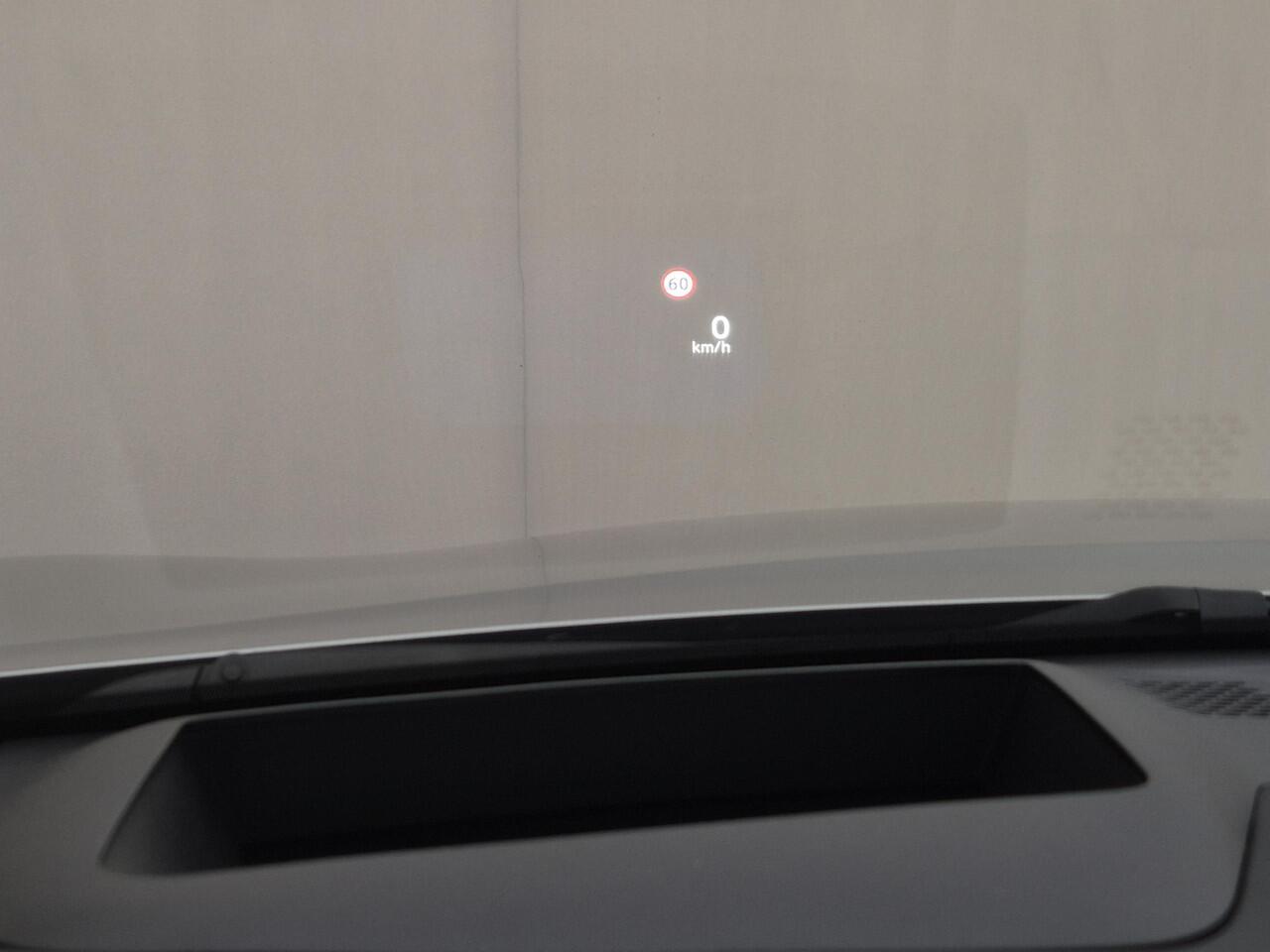 Nissan QASHQAI 1.3 MHEV Xtronic Tekna Plus Automaat / Nieuw model / Facelift / HUD / Panoramadak / Trekgewicht 1800 kg / Stuur-, Stoel en Voorruit verwarming / Elektrische achterklep / Stoel met massage functie /