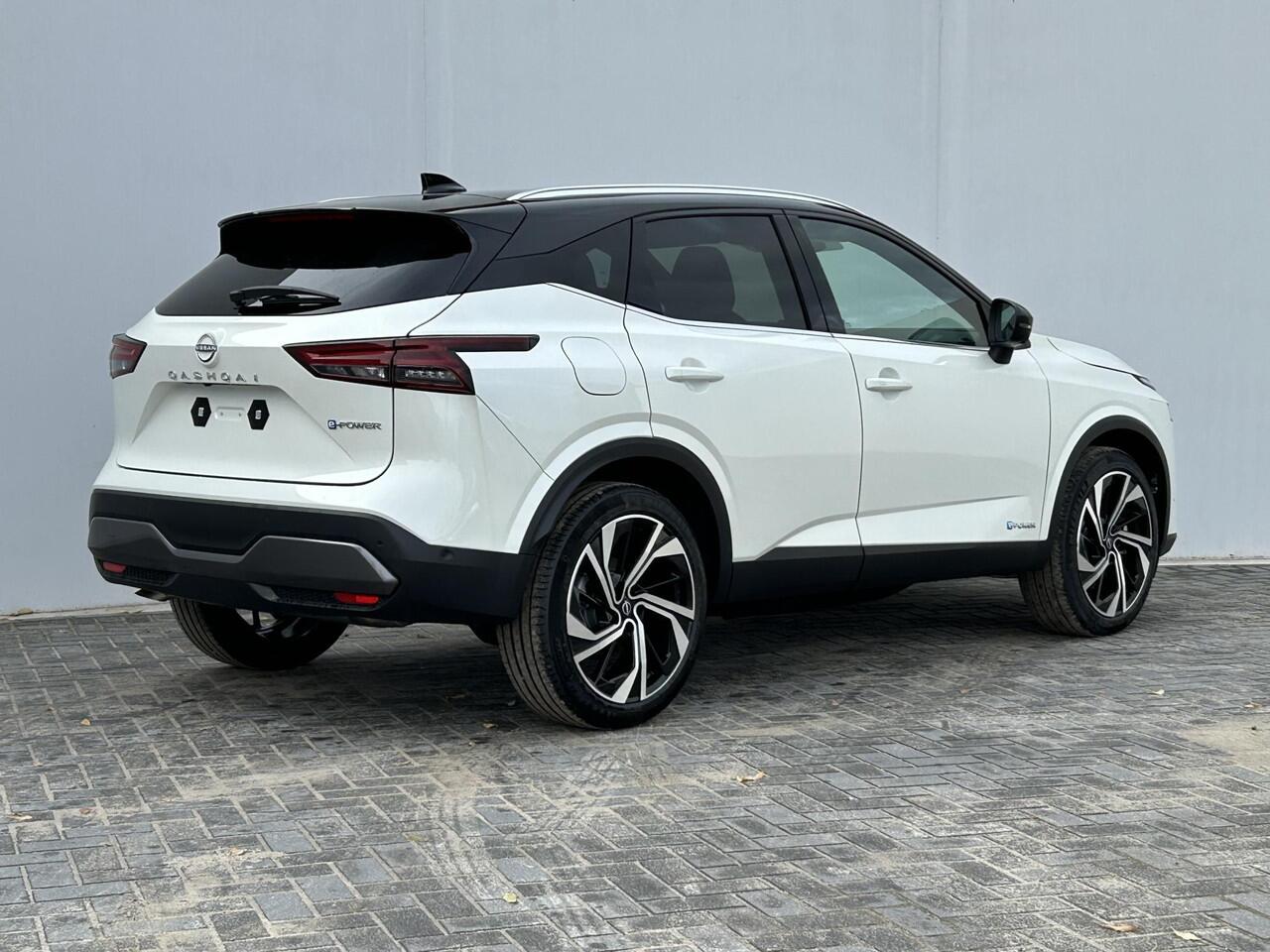 Nissan QASHQAI 1.5 e-Power Tekna Plus / Panoramadak / 360° Camera / HUD / Apple Carplay & Android Auto / Stuur- en Stoelverwarming / Voorruitverwarming / Keyless Entry & Start / Adaptieve Cruise Control / Climate Control / Elektrisch Verstelbare Voorstoelen met geheugen