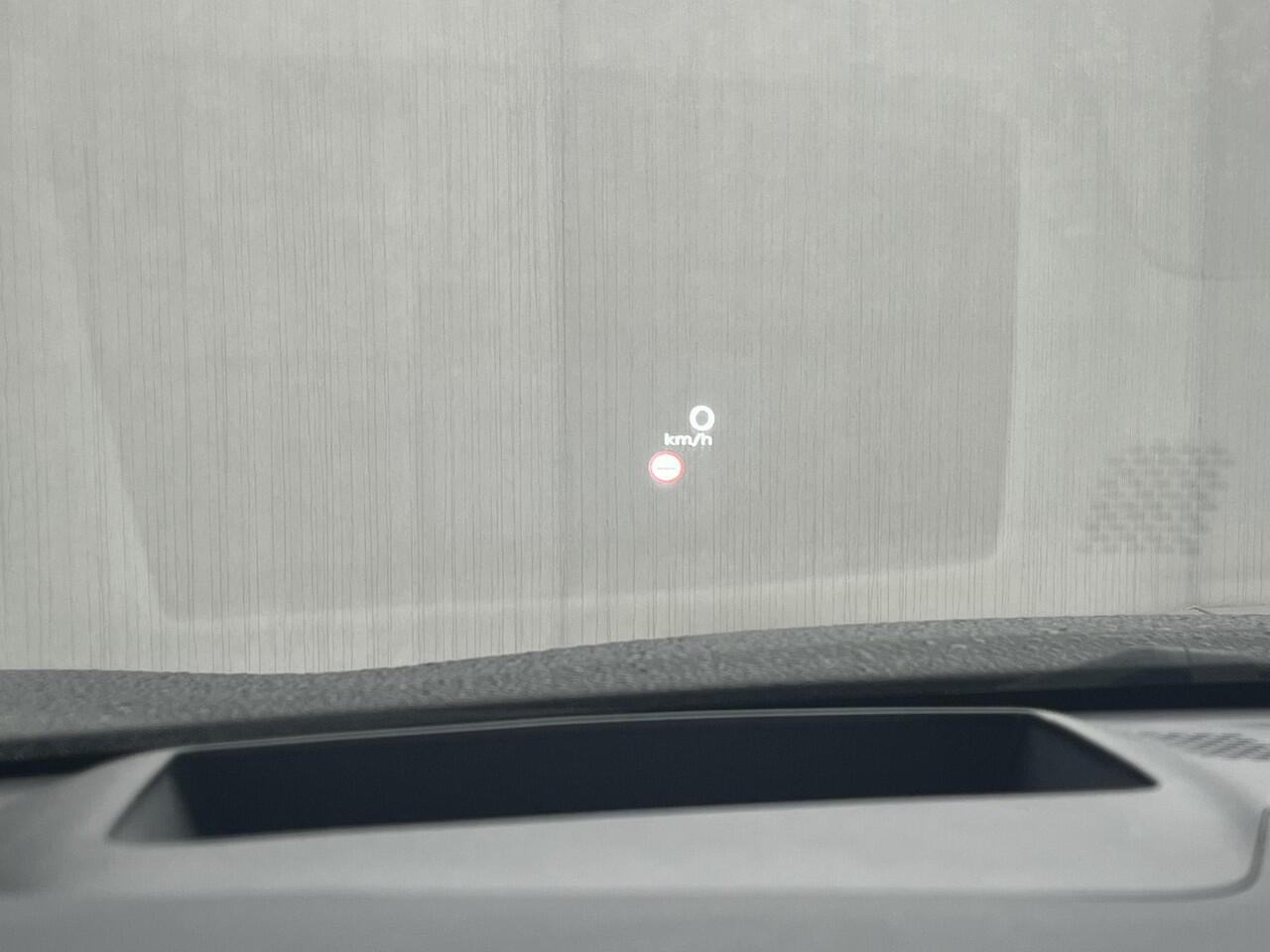 Nissan QASHQAI 1.3 MHEV Xtronic Tekna / Vaste Trekhaak 13-polig (Trekgewicht 1.800kg) / All Seasonbanden / Panoramadak / HUD / 360° Camera / Apple Carplay & Android Auto / Navigatie full map / Keyless Entry & Start / Elektrisch Verstelbare Bestuurdersstoel / Elektrisc