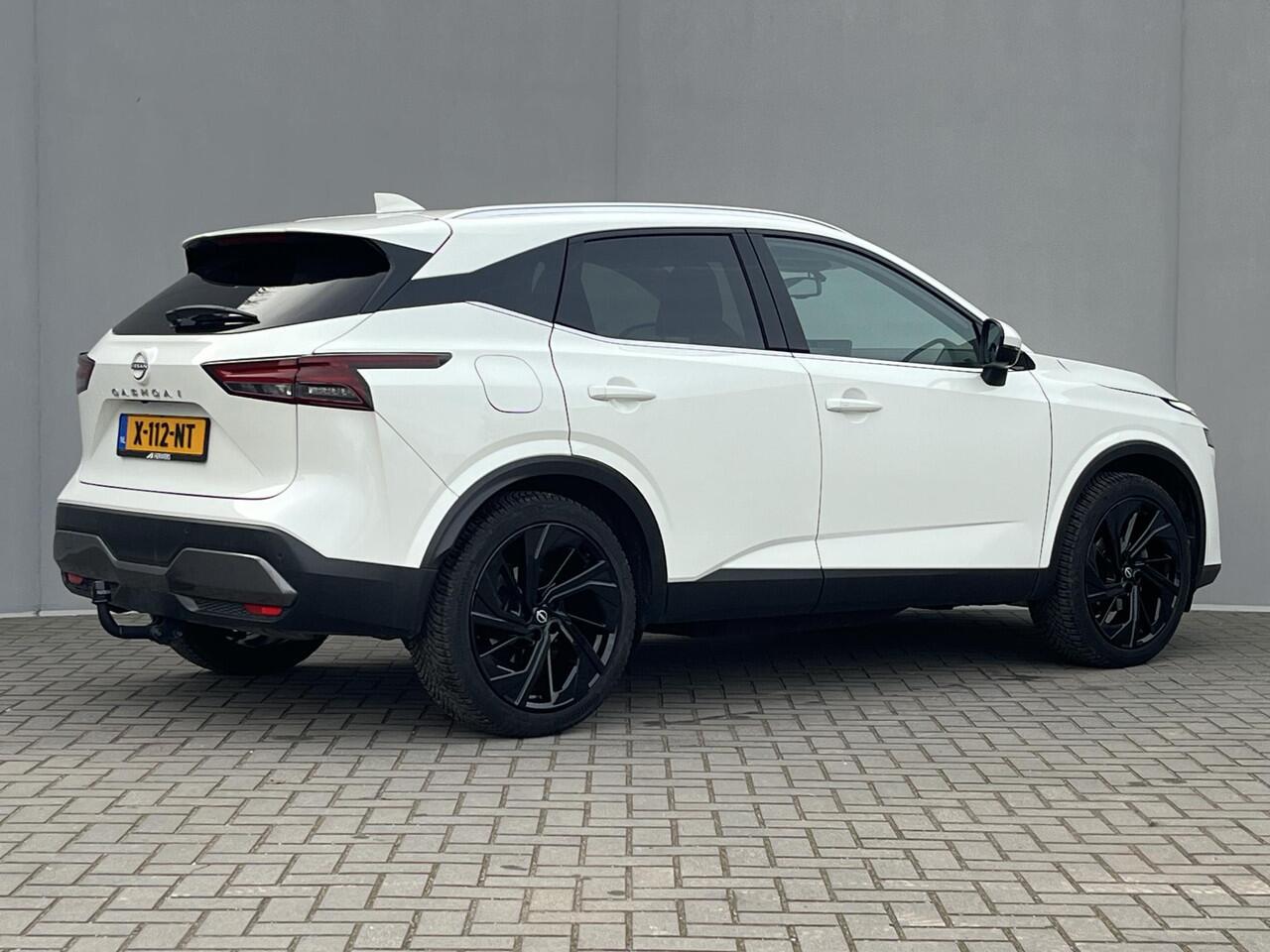 Nissan QASHQAI 1.3 MHEV Xtronic Tekna Plus / Vaste Trekhaak 13-polig (Trekgewicht 1.800kg) / All Seasons / Panoramadak / HUD / Apple Carplay & Android Auto / Keyless Entry & Start / Elektrische Achterklep / Adaptieve Cruise Control / Navigatie full map / Elektrisch Vers