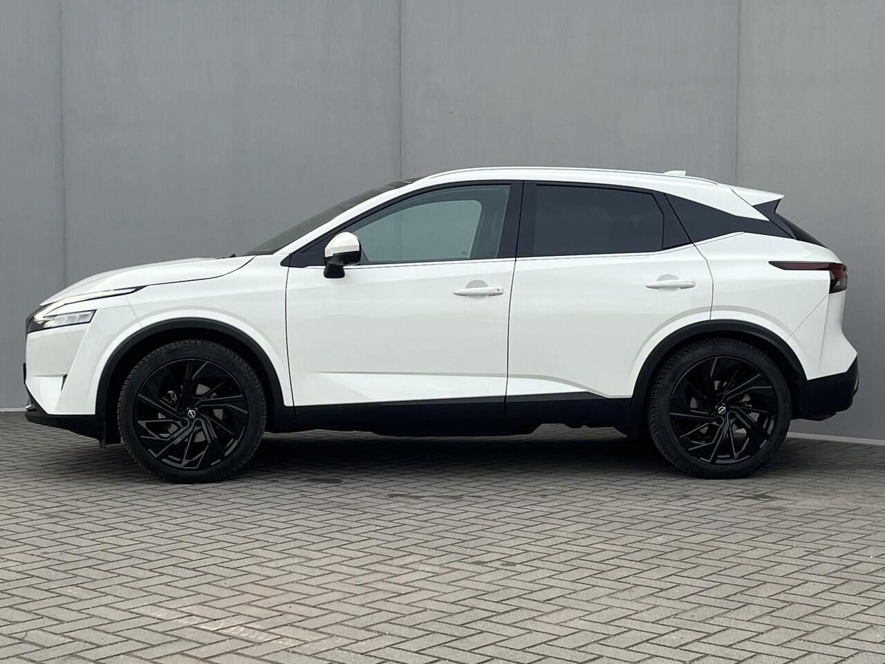 Nissan QASHQAI 1.3 MHEV Xtronic Tekna Plus / Vaste Trekhaak 13-polig (Trekgewicht 1.800kg) / All Seasons / Panoramadak / HUD / Apple Carplay & Android Auto / Keyless Entry & Start / Elektrische Achterklep / Adaptieve Cruise Control / Navigatie full map / Elektrisch Vers