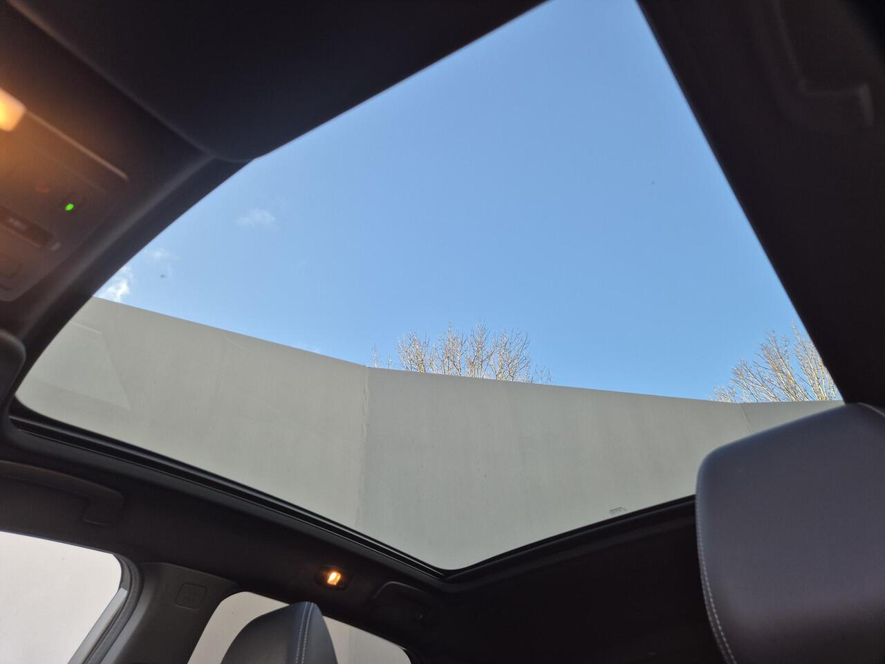 Nissan QASHQAI 1.3 MHEV Xtronic Tekna Plus Automaat / HUD / Panoramadak / Allseason banden / Trekgewicht 1800 kg / Elektrische achterklep / Stoel met massage functie / Rondomzicht camera / Stuur-, Stoel en Voorruit verwarming / Bose Audio Systeem /