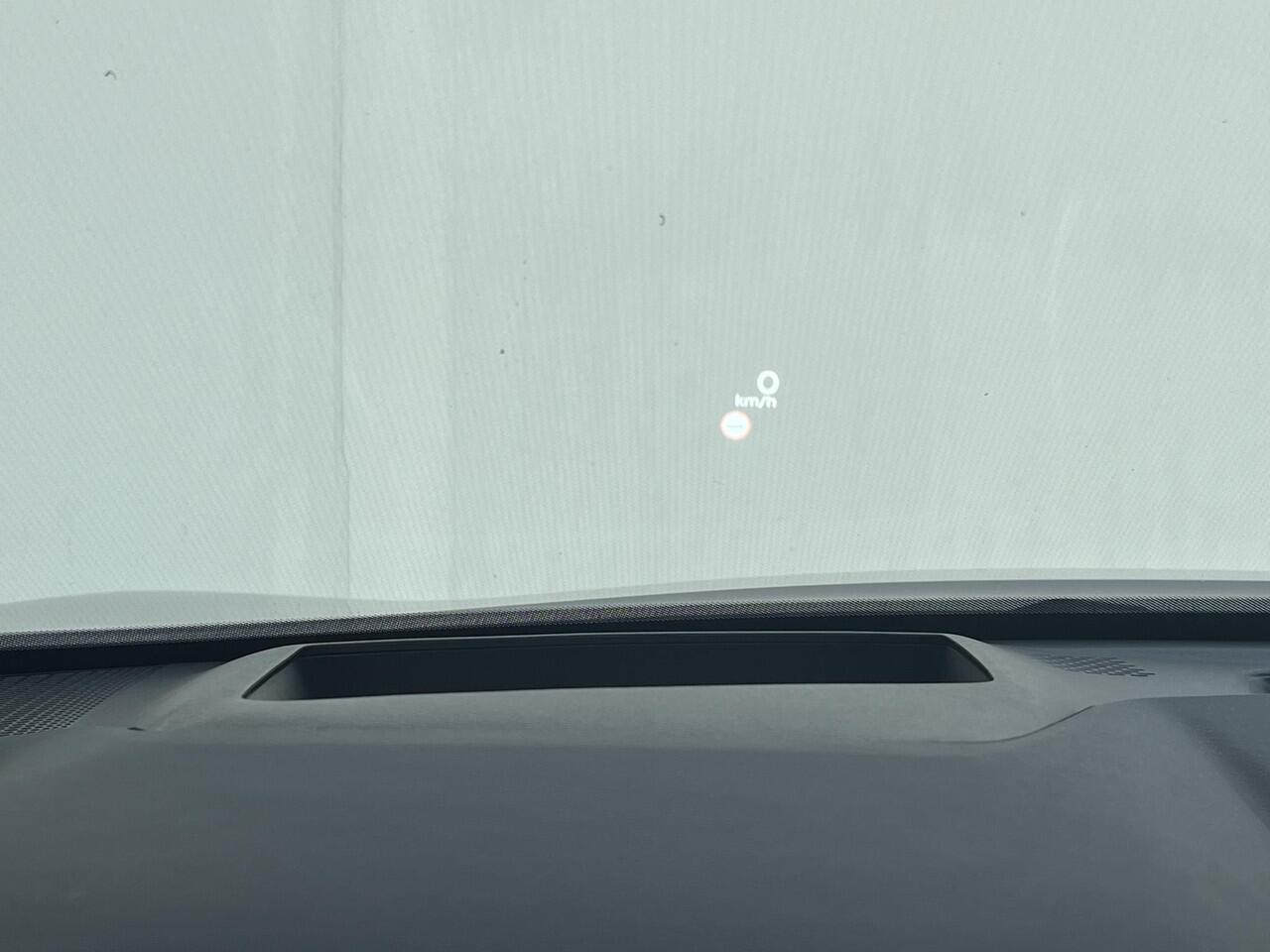 Nissan QASHQAI 1.3 MHEV Xtronic Tekna Plus / HUD / Panoramadak / Allseason banden / Trekgewicht 1800 kg / Elektrische achterklep / Stoel met massage functie / Rondomzicht camera / Stuur-, Stoel en Voorruit verwarming / Bose Audio Systeem /