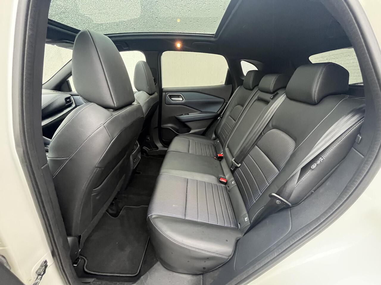 Nissan QASHQAI 1.5 e-Power Tekna / Panoramadak / 360° Camera / HUD / Apple Carplay & Android Auto / Keyless Entry & Start / Elektrische Achterklep / Adaptieve Cruise Control / Climate Control / Elektrisch Verstelbare Bestuurdersstoel / Parelmoer metallic