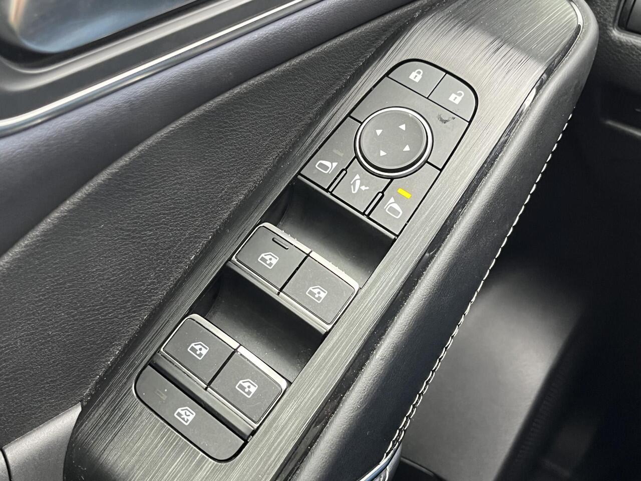 Nissan QASHQAI 1.3 MHEV Xtronic Tekna / all seasons / Vaste Trekhaak 13-polig (Trekgewicht 1.800kg) / Panoramadak / 360° Camera / HUD / Adaptieve Cruise Control / Apple Carplay & Android Auto / Navigatie full map / Keyless Entry & Start / Climate Control