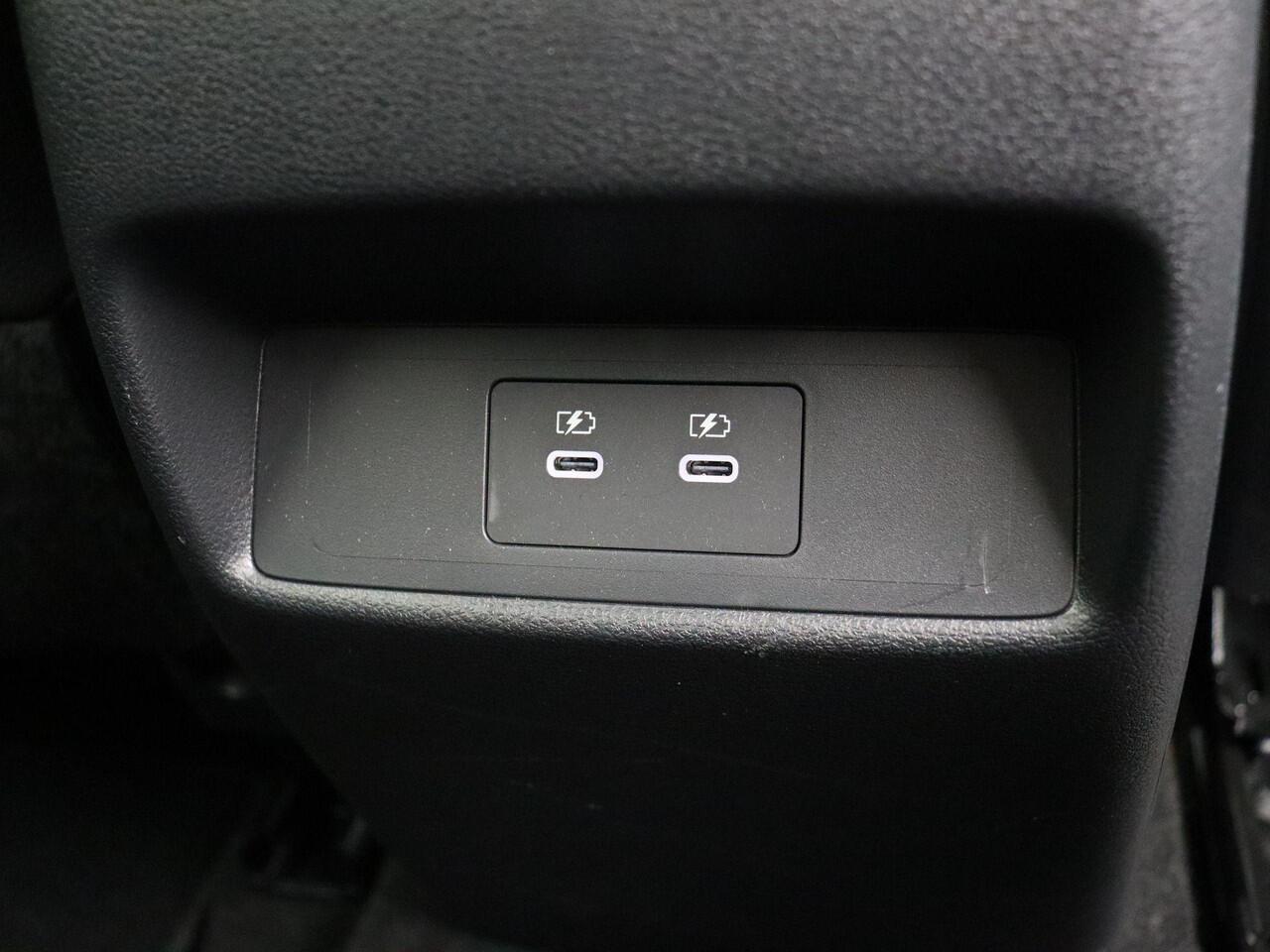 Nissan QASHQAI 158pk MHEV Xtronic N-Connecta | Automaat | 18" Lichtmetalen Velgen | Stoel, Stuur en Voorruitverwarming | Adaptieve Cruise Control | Keyless Entry |