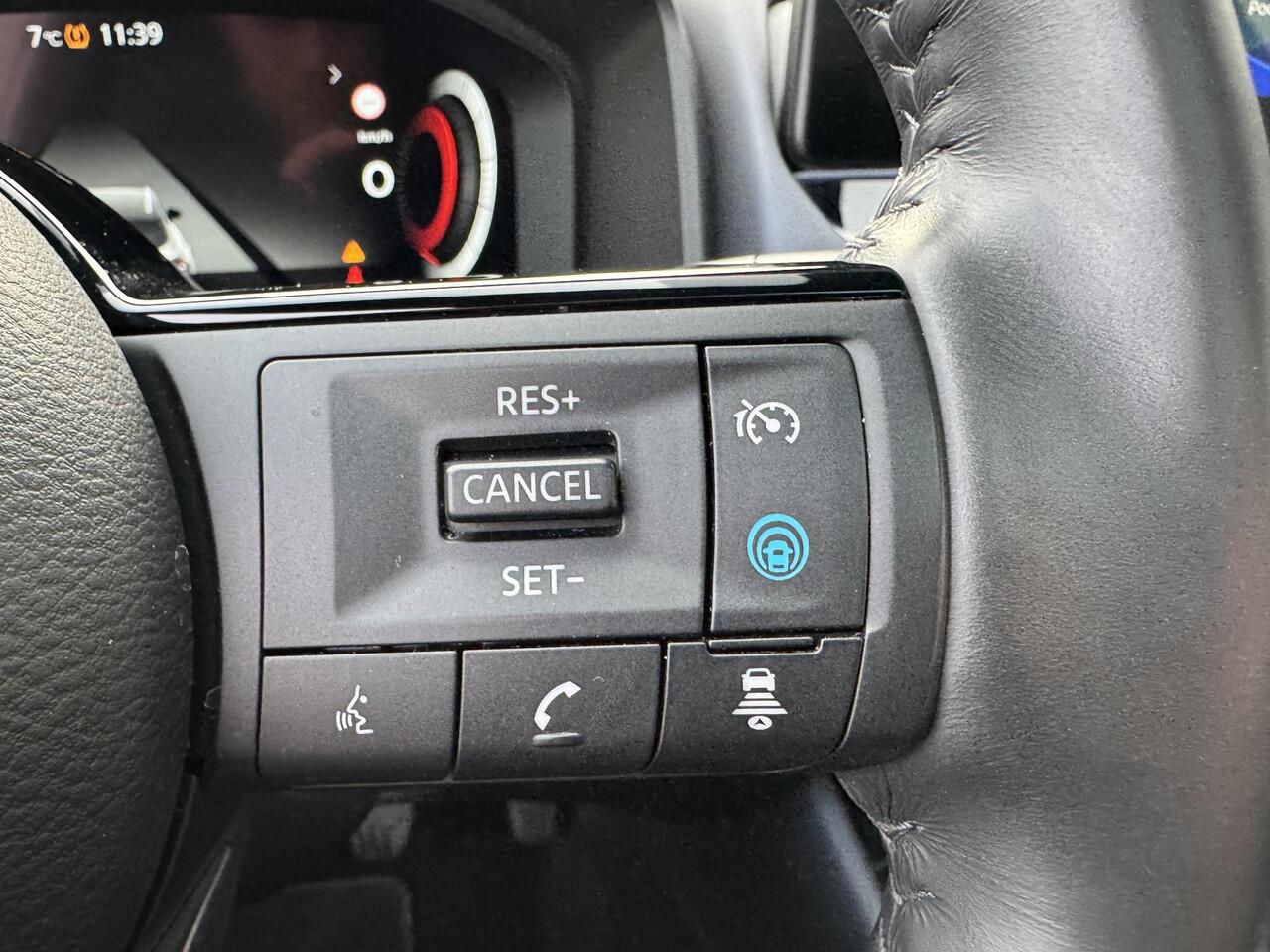 Nissan QASHQAI 1.3 MHEV Tekna / Trekhaak (Trekgewicht 1.400kg) / Dealeronderhouden / Panoramadak / Adaptieve Cruise Control / Stoelverwarming / Stuurverwarming / Voorruitverwarming / Apple Carplay & Android Auto /