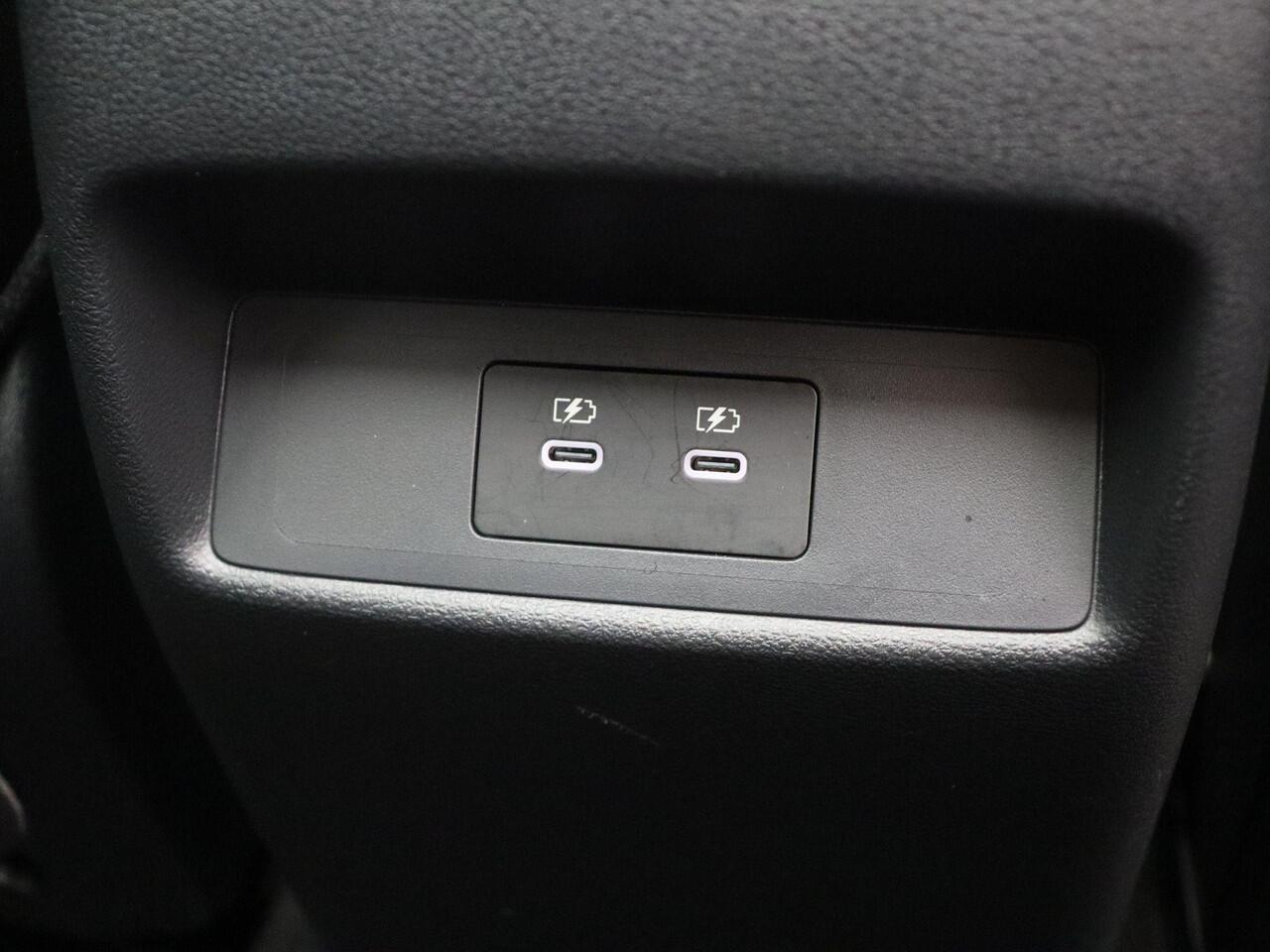 Nissan QASHQAI 158pk MHEV Xtronic N-Design | Pilot Assist | Rondomzicht Camera | Lederen bekelding | Google intergatie | Sfeerverlichting | Panoramadak | Stoelverwarming |