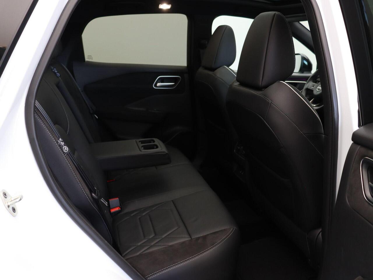 Nissan QASHQAI 158pk MHEV Xtronic N-Design | Lederen bekleding | Climate control | Rondomzicht camera | Google intergratie | Pilot assist | Stoelverwarming |