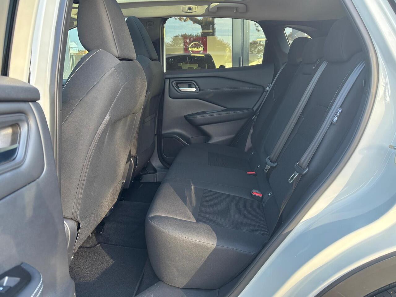 Nissan QASHQAI MHEV 140 Acenta | PANORAMADAK | APPLE CARPLAY/ANDROID AUTO | CAMERA | 17 INCH |