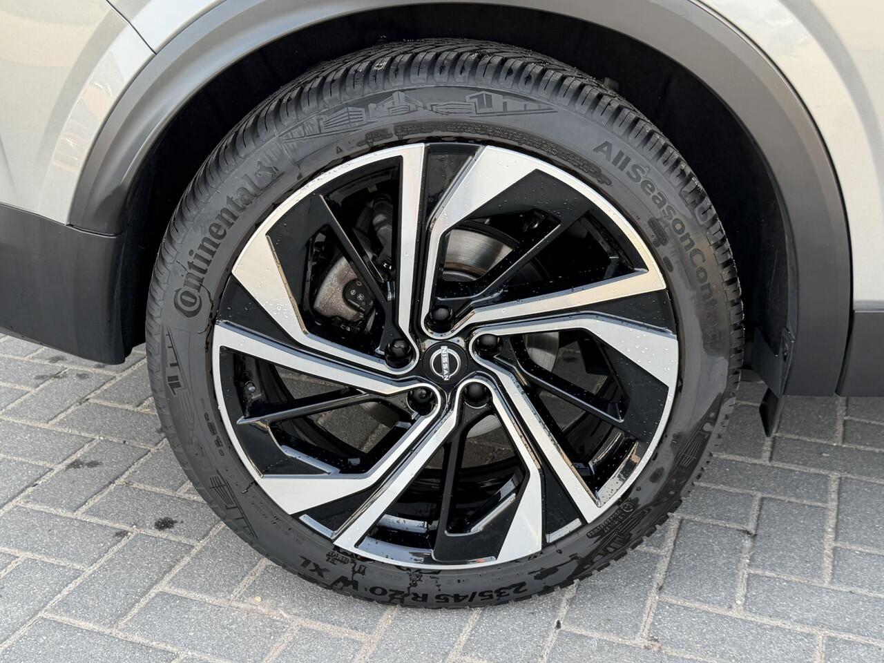 Nissan QASHQAI 1.3 MHEV Xtronic Tekna Plus / Trekhaak ( 1.800 kg ) / All season banden / Apple carplay / Android auto / Lederen bekleding / Bose geluidsinstallatie / Head-up Display