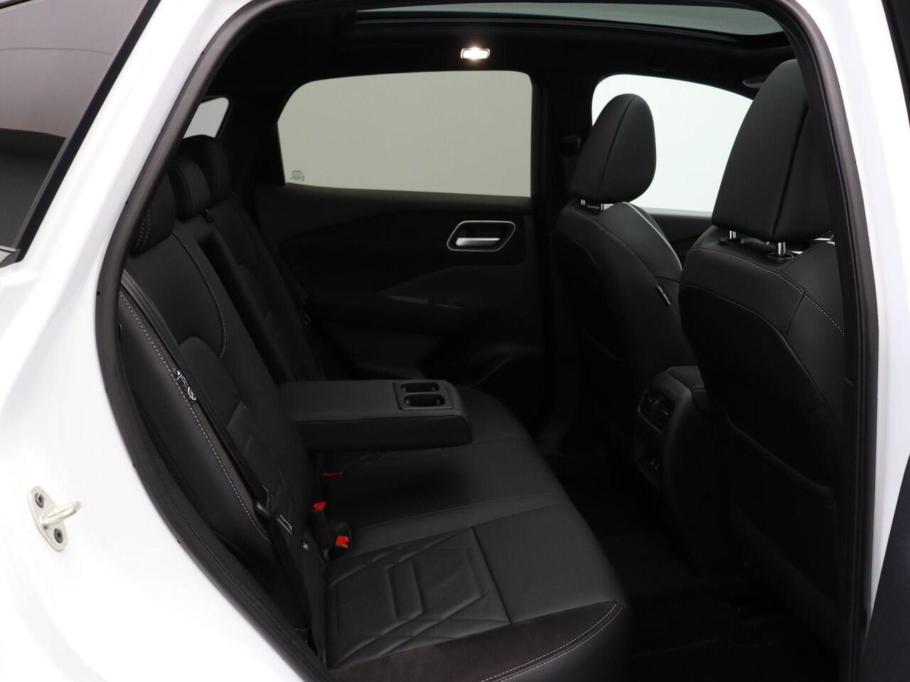 Nissan QASHQAI 158pk MHEV Xtronic N-Design | Pilot Assist | Rondomzicht Camera | Lederen bekelding | Google intergatie | Sfeerverlichting | Panorma dak | Stoelverwarming |