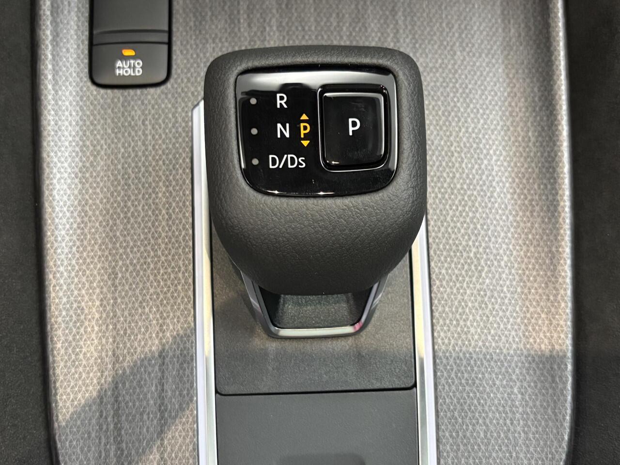 Nissan QASHQAI 1.3 MHEV Xtronic Tekna Plus / Levering in overleg / 1800 KG Trekgewicht / Panoramadak / Massagestoelen met Geheugen / Bose Audio / Google Navigatie / Stoel- en Stuurverwarming /