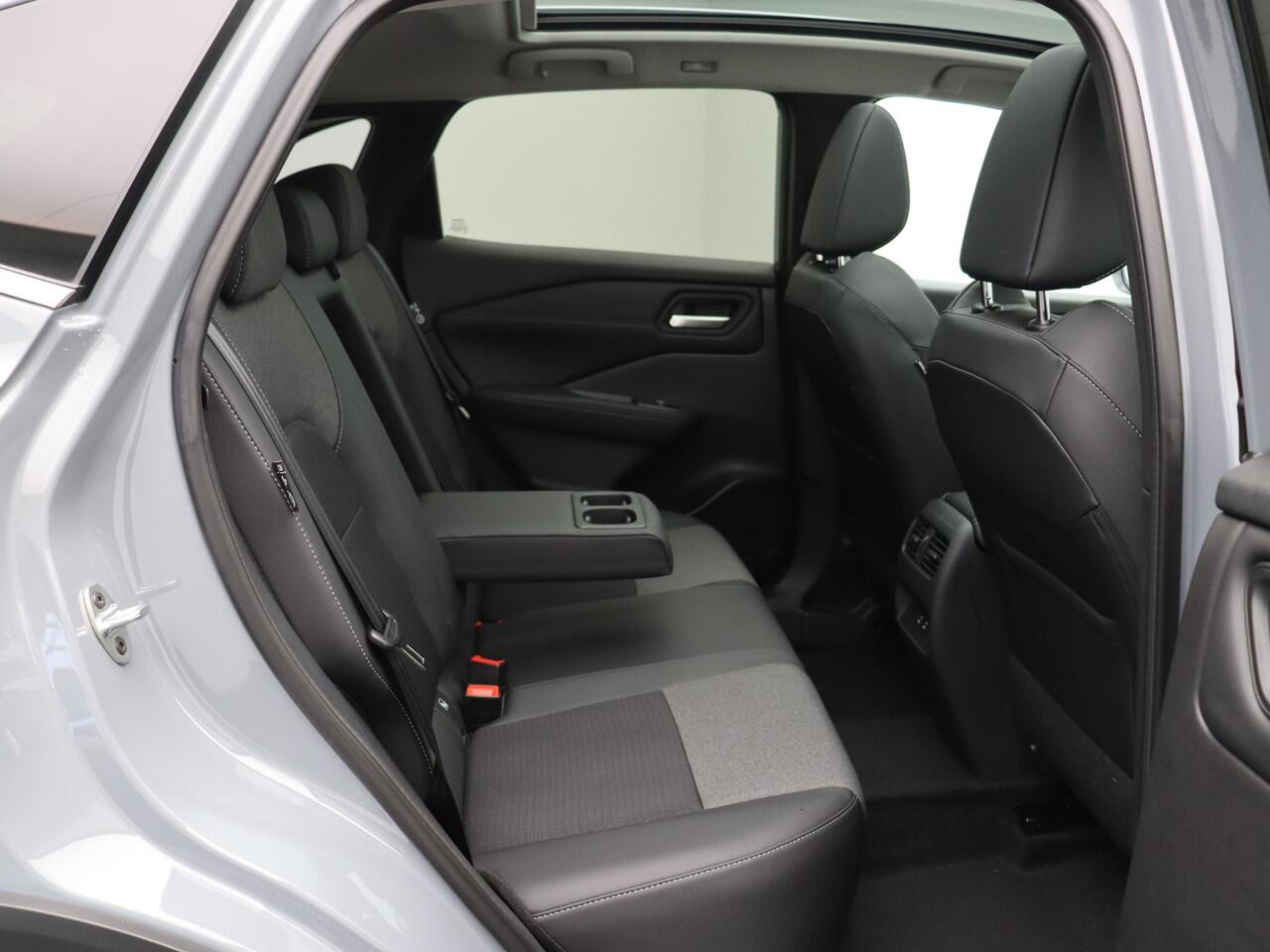 Nissan QASHQAI 158pk MHEV Xtronic N-Connecta | 1800KG Trekgewicht | 18" Velgen | Stoel, Stuur en Voorruitverwarming | Adaptieve Cruise Control | Keyless Entry | Panorama Dak |