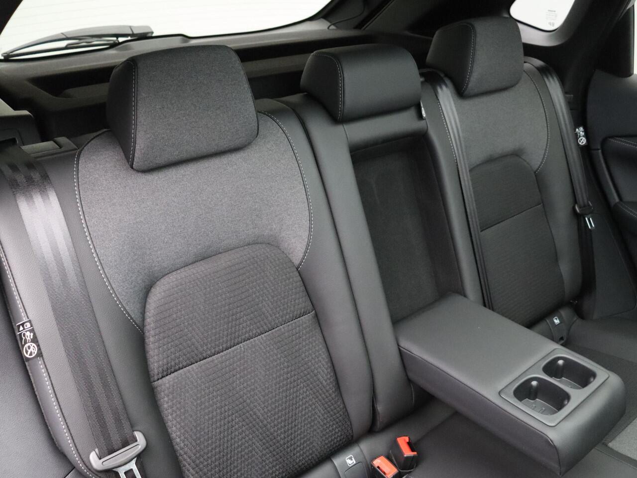 Nissan QASHQAI 158pk MHEV Xtronic N-Connecta | 1800KG Trekgewicht | 18" Velgen | Stoel, Stuur en Voorruitverwarming | Adaptieve Cruise Control | Keyless Entry | Panorama Dak |