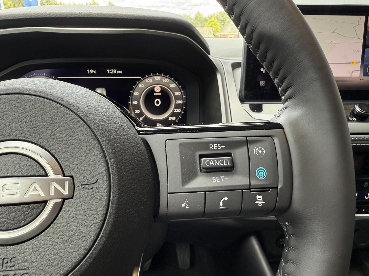 Nissan QASHQAI 1.5 e-Power N-Connecta / 360 Graden Camera / Panoramadak / Stuurverwarming / Stoelverwarming/ Voorruitverwarming/ Apple Carplay/ Adaptieve Cruise Control