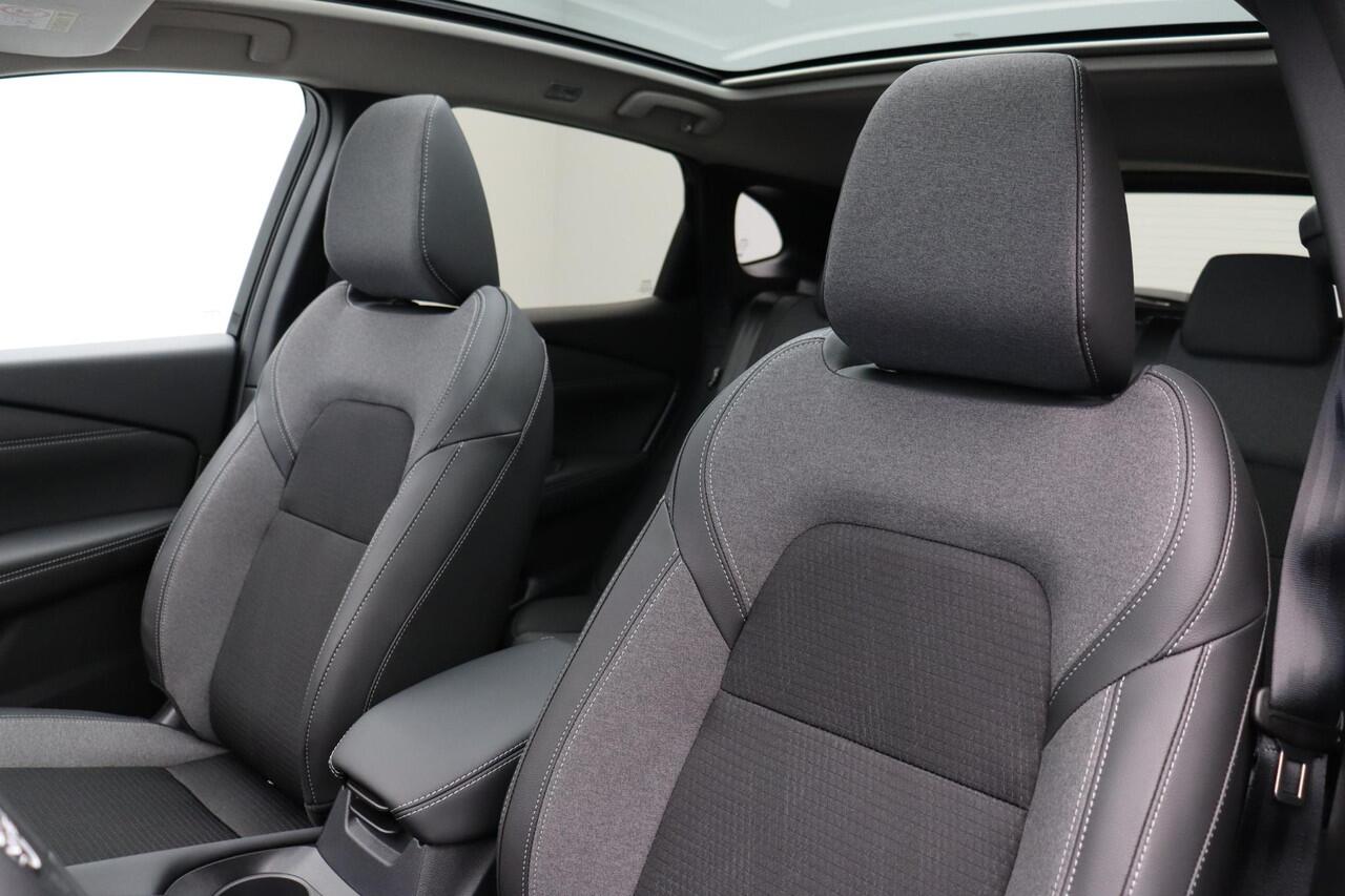 Nissan QASHQAI 140pk MHEV N-Connecta | Rijklaarprijs | 18" Lichtmetalen Velgen | Stoel, Stuur en Voorruitverwarming | Adaptieve Cruise Control | Keyless Entry | Panorama Dak |