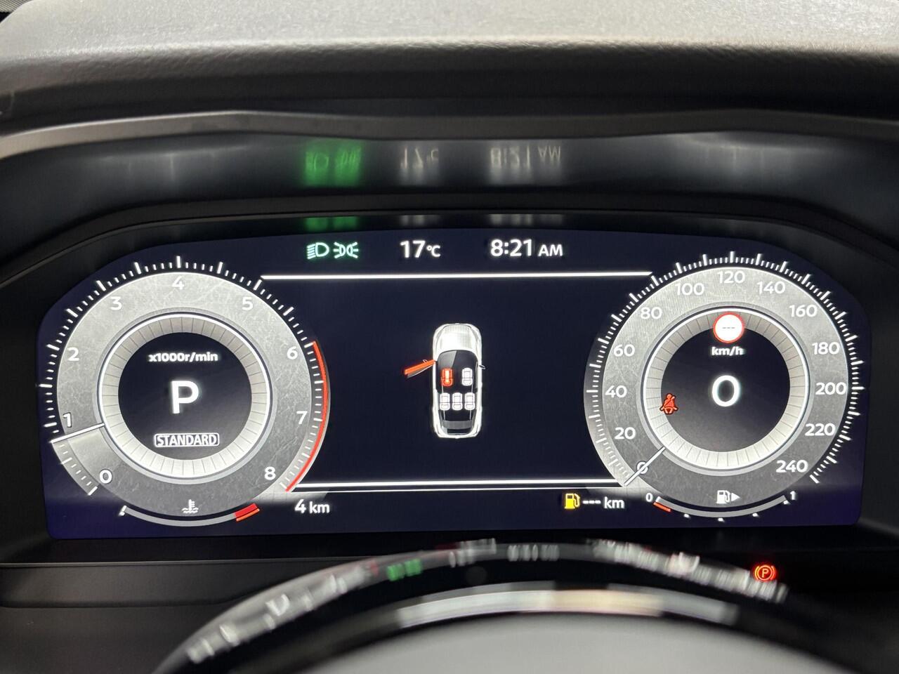 Nissan QASHQAI 1.3 MHEV Xtronic Tekna / Voorstoelen, voorruit + stuurwiel verwarmd / 1800 kg trekgewicht / Panorama dak / Metaalkleur parelmoer / Automatische airco / Rondomzichtcamera / Parkeersensoren voor + achter / Navigatiesysteem / Lichtmetalen velgen 19" / Ledere