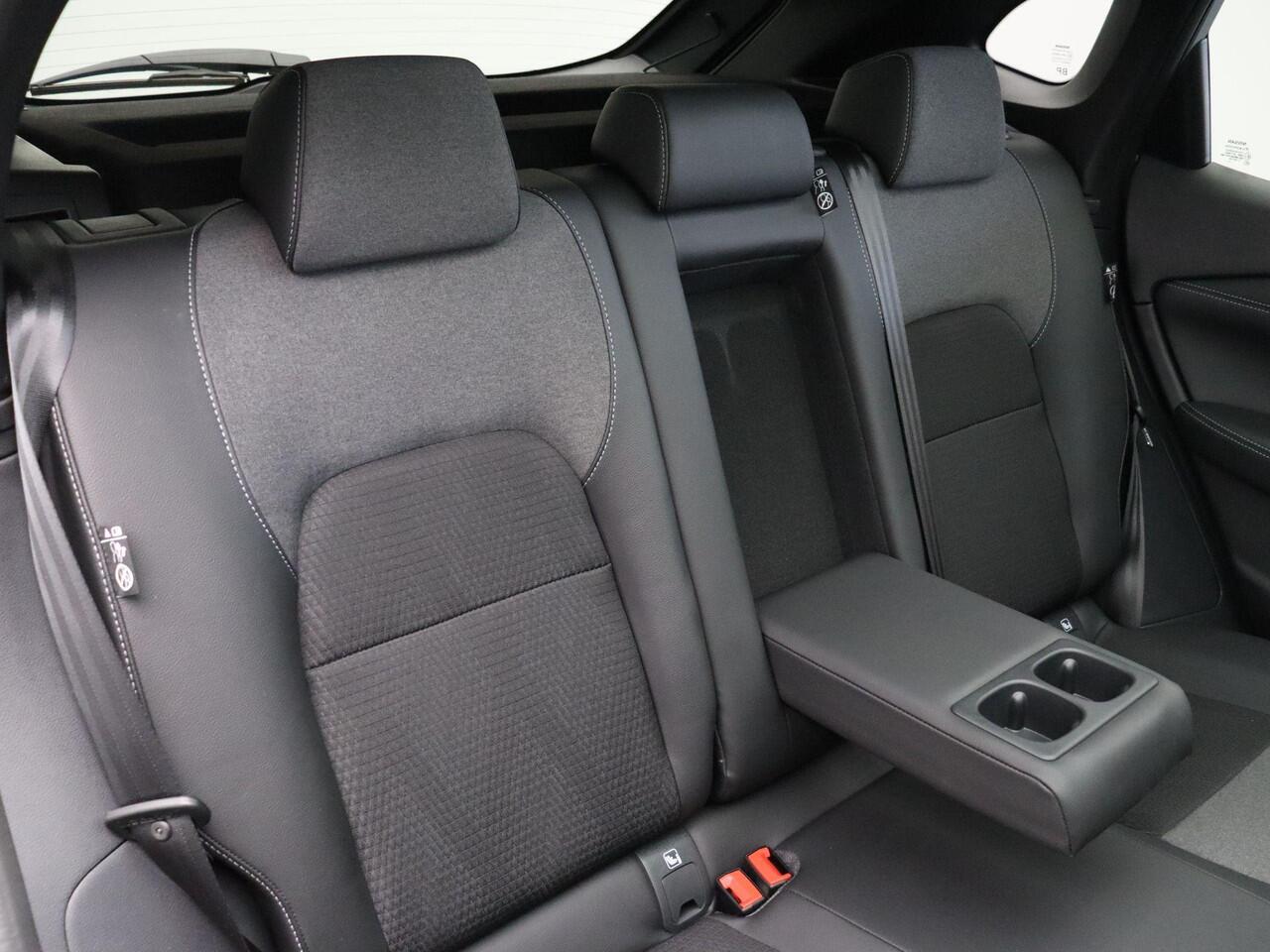 Nissan QASHQAI 158pk MHEV Xtronic N-Connecta | Stoel, stuur en voorruitverwarming | Elektrische Achterklep | Head-up display | google integratie | Panoramadak |