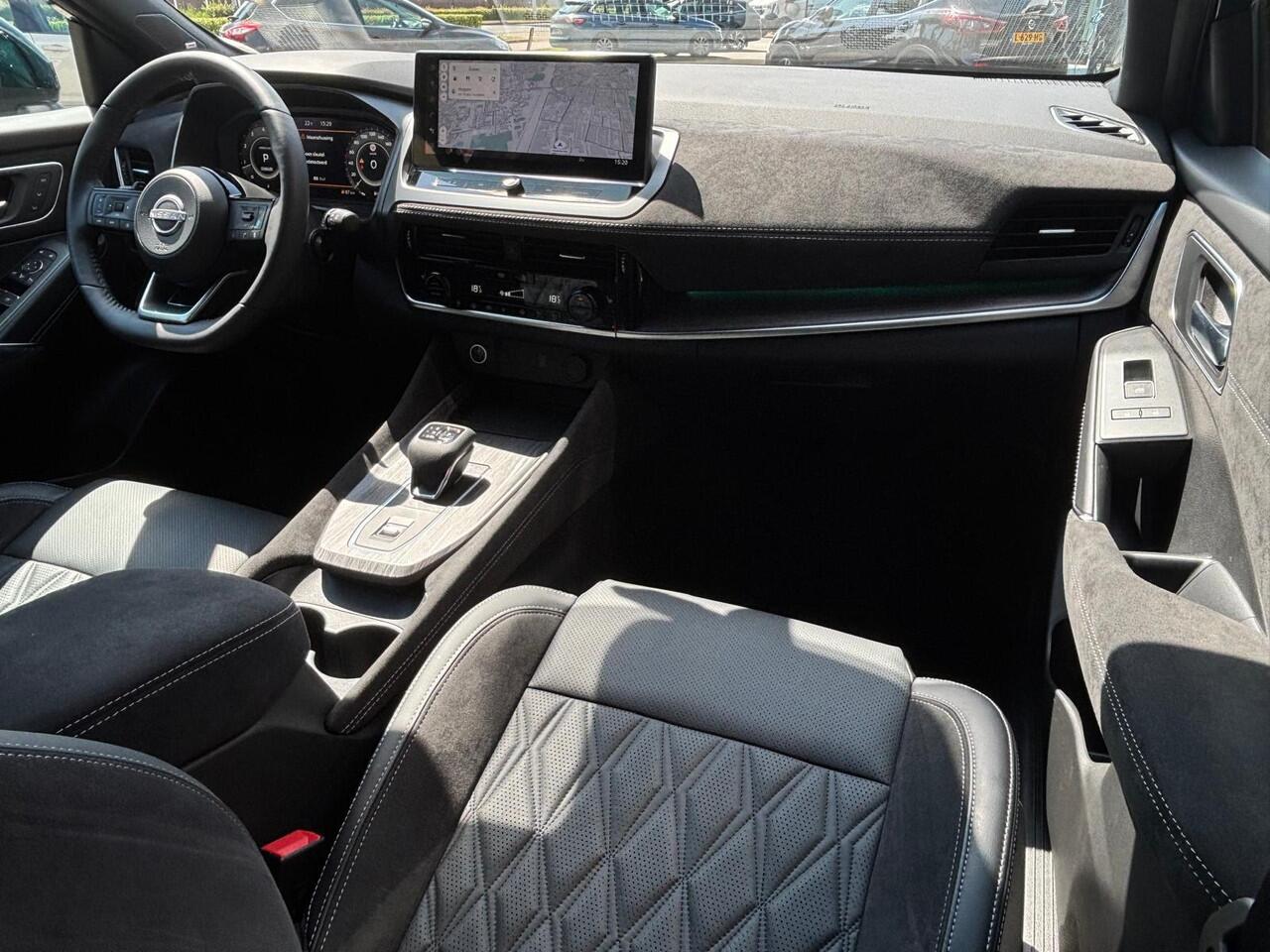 Nissan QASHQAI MHEV 158 Xtronic Tekna Plus | PANORAMADAK | HEAD-UP DISPLAY | BOSE AUDIO | LEDER | MASSAGESTOELEN |