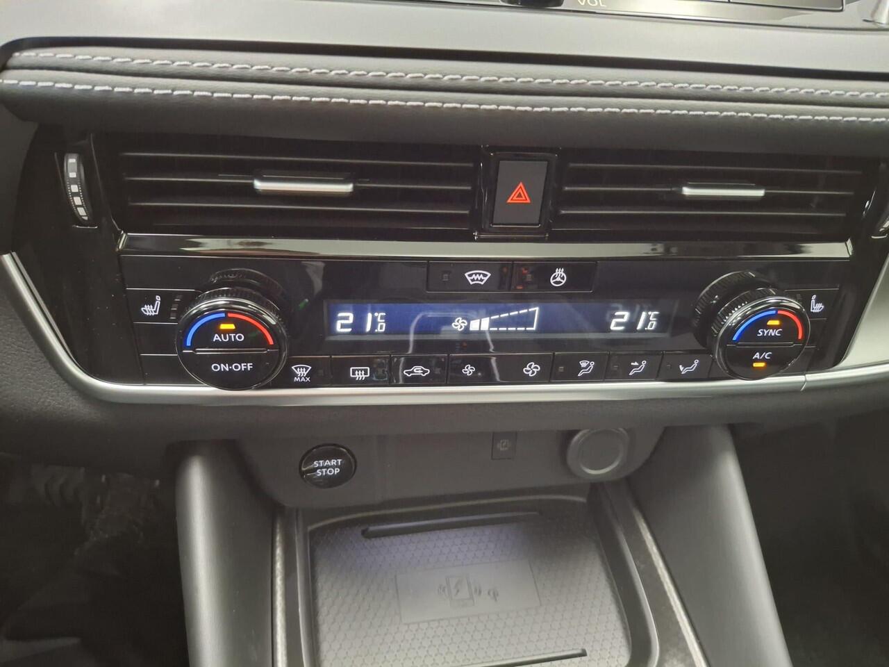 Nissan QASHQAI 1.5 e-Power N-Connecta / ¤1500,- Introductiekorting / Nieuwste Generatie E-Power! / Nieuw uit Voorraad Leverbaar / Panoramadak / Stoel- en Stuurverwarming / Verwarmde Voorruit / Google Maps Navigatie /