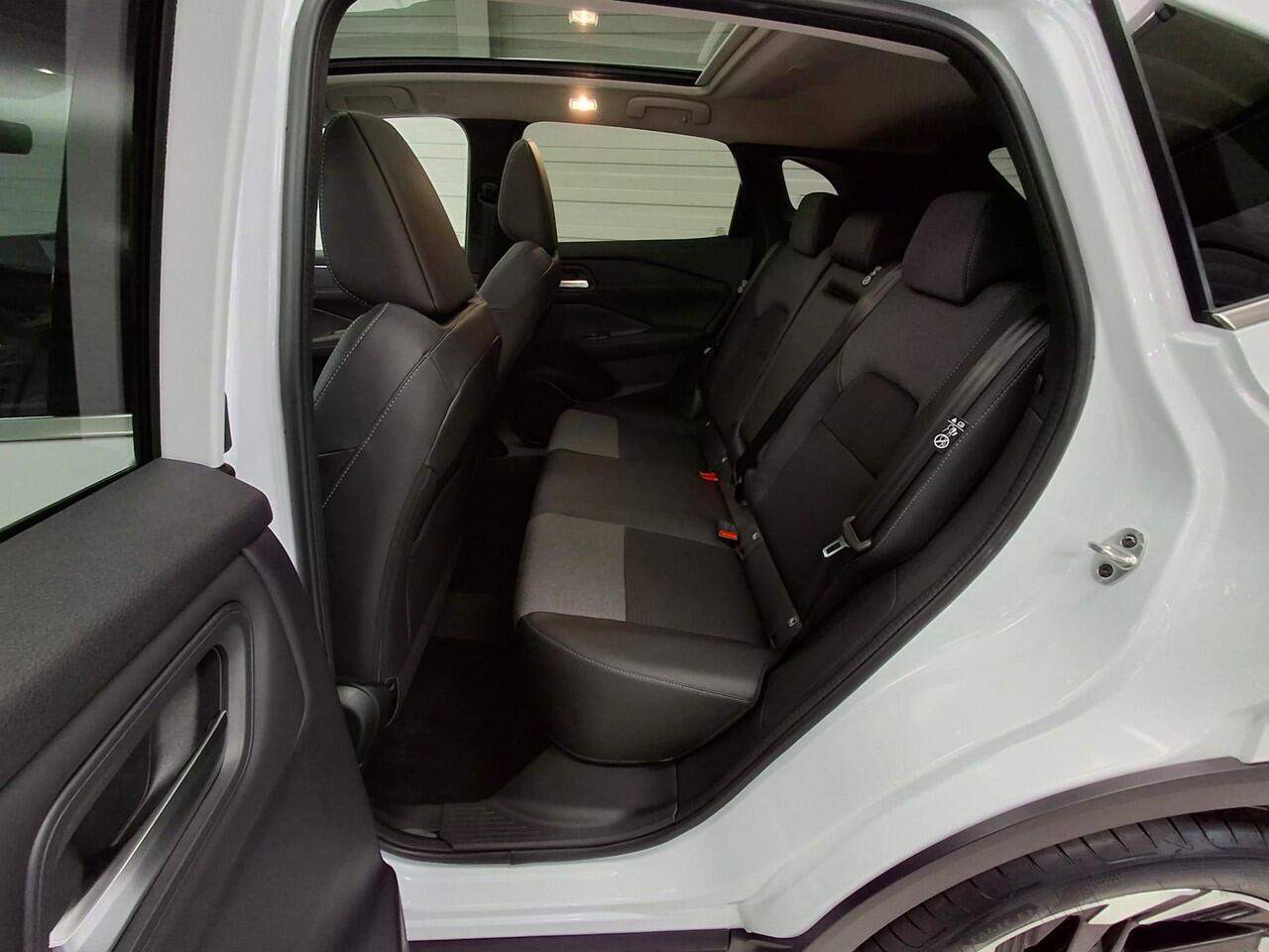 Nissan QASHQAI 1.5 e-Power N-Connecta / ¤1500,- Introductiekorting / Nieuwste Generatie E-Power! / Nieuw uit Voorraad Leverbaar / Panoramadak / Stoel- en Stuurverwarming / Verwarmde Voorruit / Google Maps Navigatie /