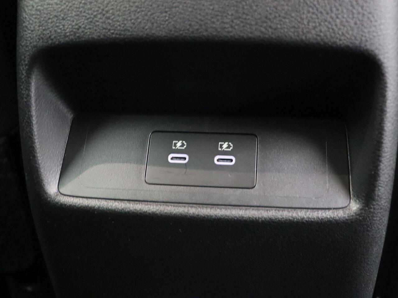 Nissan QASHQAI 158pk MHEV Xtronic N-Connecta | Headup-display | Stoel, stuur en voorruit verwarming | Rondomzicht camera | Elektrische achterklep |