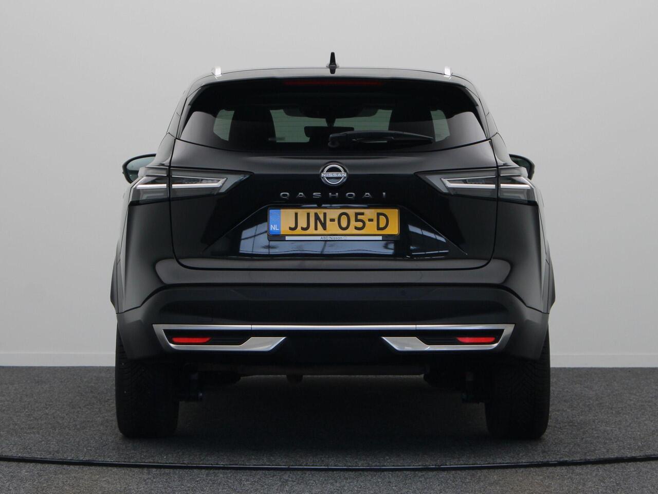 Nissan QASHQAI 158pk MHEV Xtronic N-Connecta | Headup-display | Stoel, stuur en voorruit verwarming | Rondomzicht camera | Elektrische achterklep | Panoramadak |