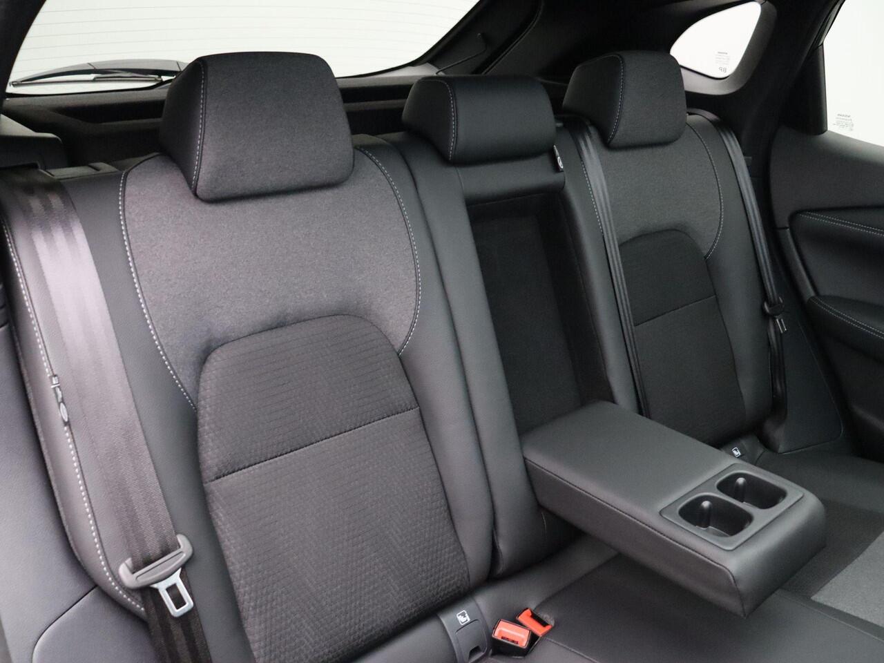 Nissan QASHQAI 158pk MHEV Xtronic N-Connecta | Headup-display | Stoel, stuur en voorruit verwarming | Rondomzicht camera | Elektrische achterklep | Panoramadak |