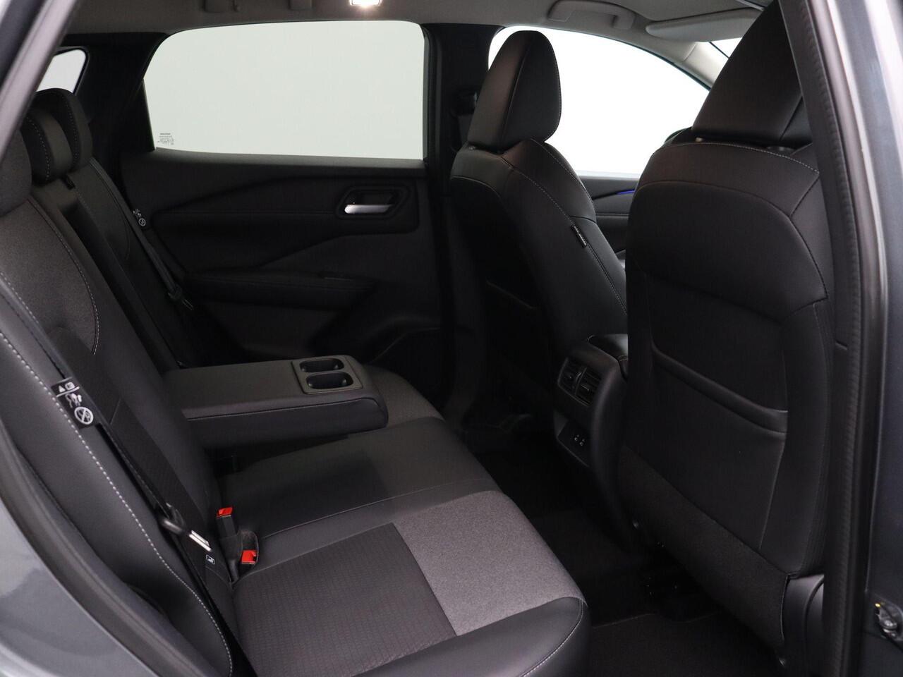 Nissan QASHQAI 158pk MHEV Xtronic N-Connecta | Headup-display | Stoel, stuur en voorruit verwarming | Rondomzicht camera | Elektrische achterklep |