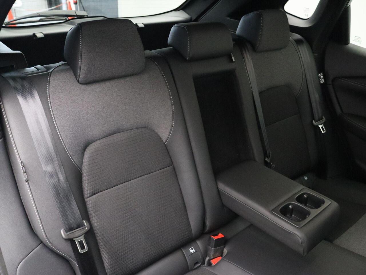 Nissan QASHQAI 158pk MHEV Xtronic N-Connecta | Headup-display | Stoel, stuur en voorruit verwarming | Rondomzicht camera | Elektrische achterklep |