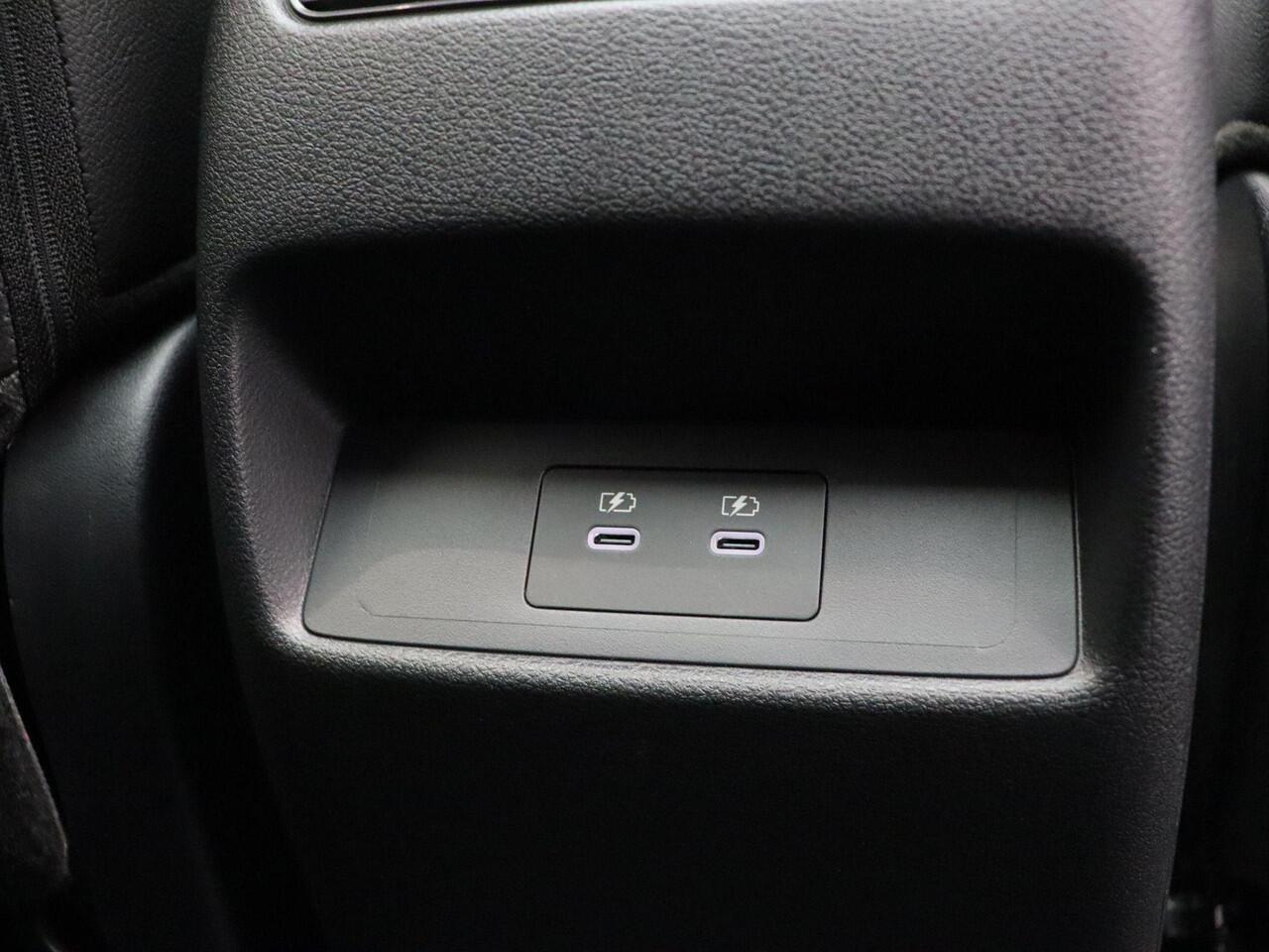 Nissan QASHQAI 158pk MHEV Xtronic N-Connecta | Pilot Assist | Rondomzicht Camera | Stoel, Stuur, Voorruitverwarming| Keyles Entery | 1800KG trekgewicht |