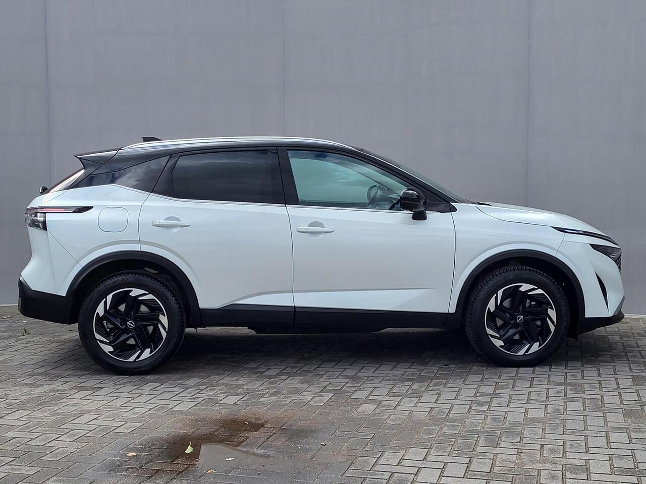 Nissan QASHQAI 1.3 MHEV Xtronic N-Connecta / HUD / Nieuw Model / Facelift / Cold Pack / Allseason banden / Trekgewicht 1800 kg / Stuur-, Stoel en Voorruitverwarming / Elektrische achterklep /Rondomzicht camera / Adaptief CC /