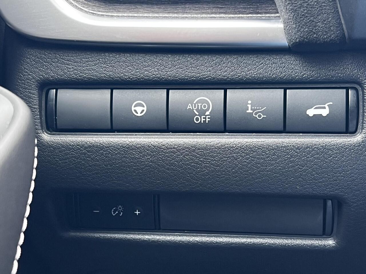 Nissan QASHQAI 1.3 MHEV Xtronic Tekna Plus Automaat / 1.800 kg trekgewicht / Panorama dak / Leder / Elektr. stoelen en klep / Navigatie / Adaptieve CC / HUD / Camera 360° / Stuur-, stoel- en voorruitverwarming / 20" LM wielen /