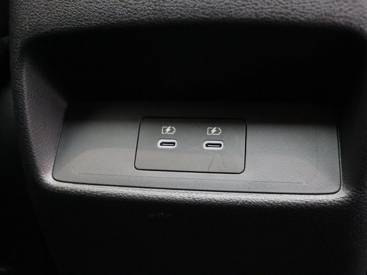 Nissan QASHQAI 158pk MHEV Xtronic N-Connecta | Headup display | 18" Velgen | Stoel, Stuur en Voorruitverwarming | Adaptieve Cruise Control | Elektrische Achterklep |