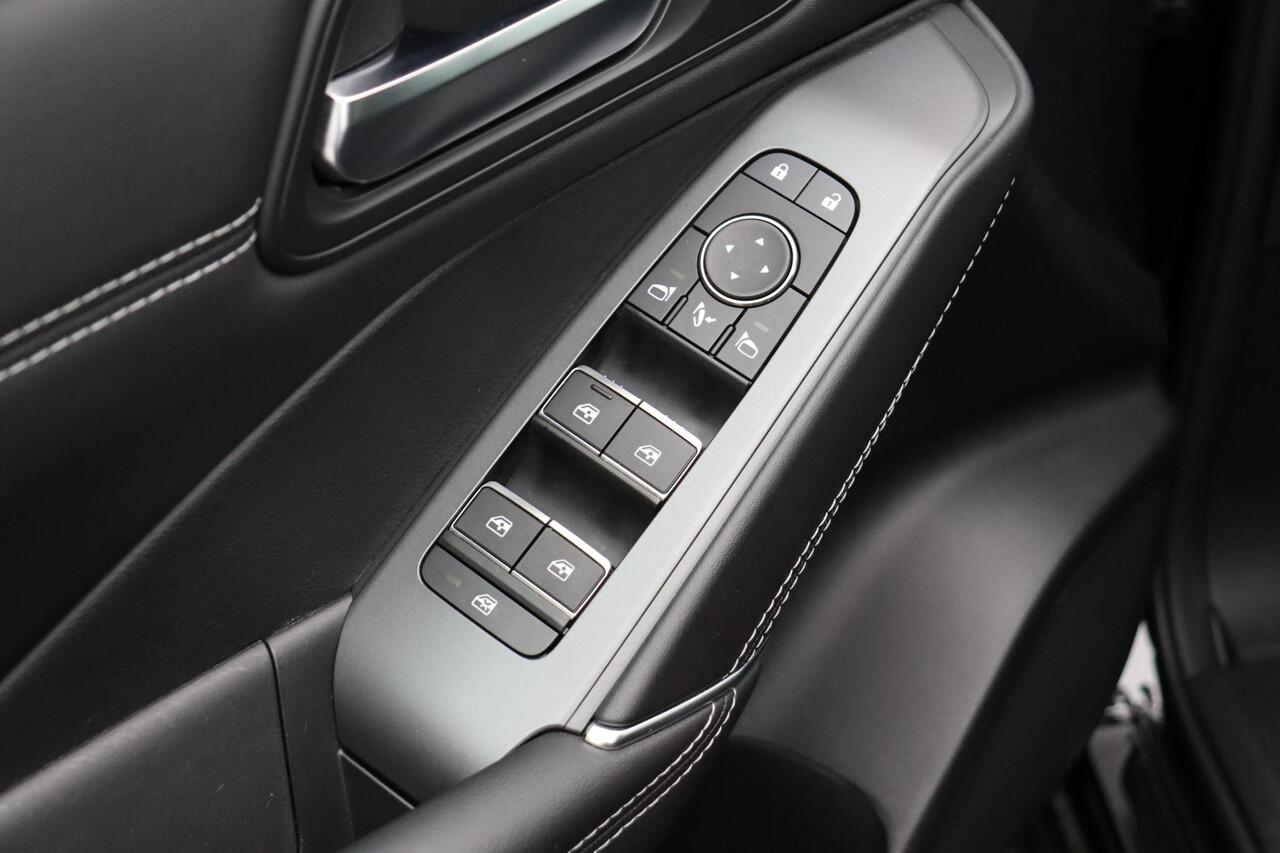 Nissan QASHQAI 158pk MHEV Xtronic N-Connecta | Headup display | 18" Velgen | Stoel, Stuur en Voorruitverwarming | Adaptieve Cruise Control | Elektrische Achterklep |