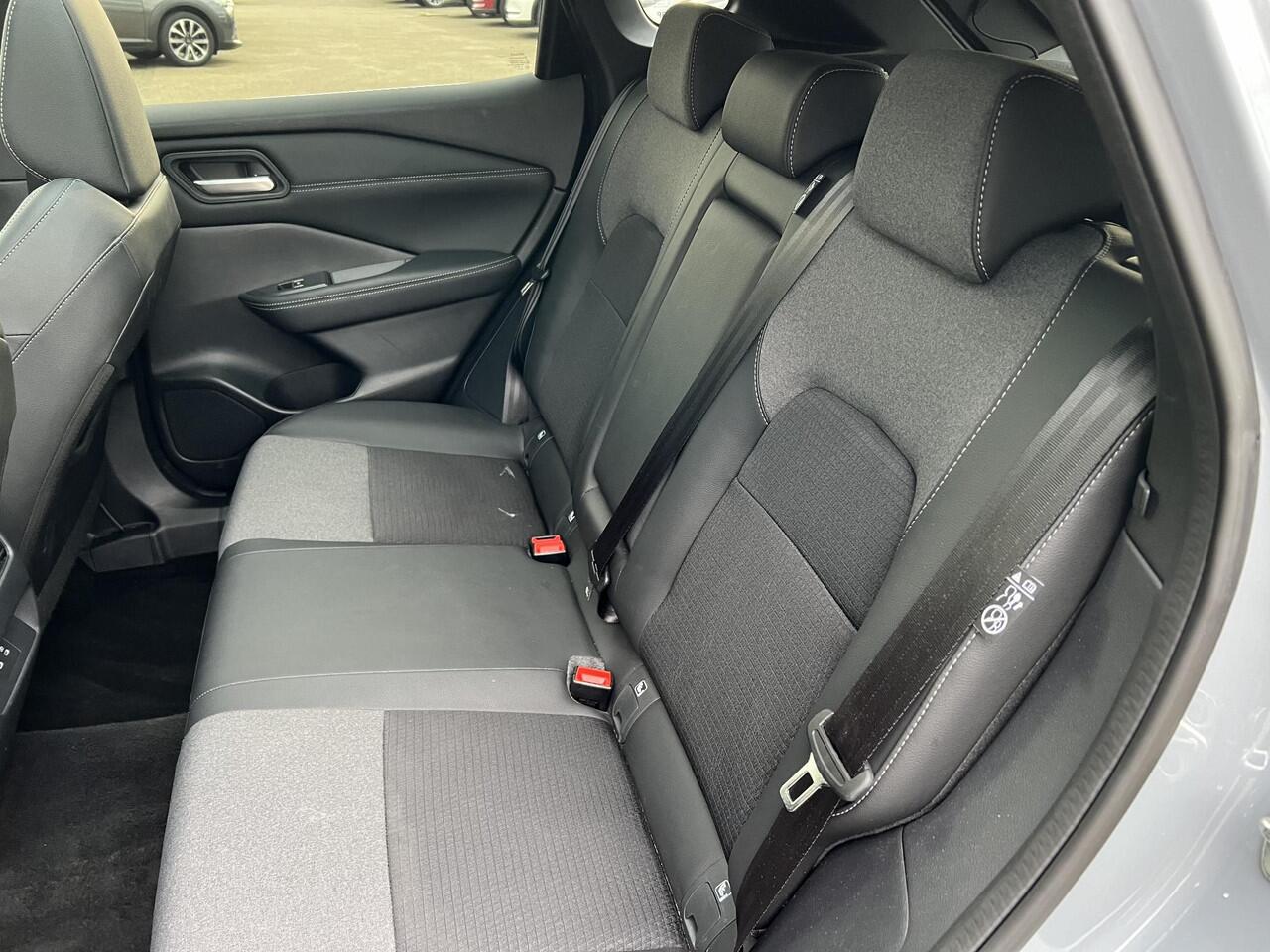 Nissan QASHQAI 1.3 MHEV Xtronic N-Connecta | AUTOMAAT | GOLD PACK | PANORAMA DAK | ELEKTRISCHE ACHTERKLEP | 1800KG TREKGEWICHT |