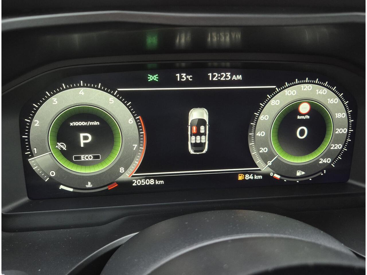 Nissan QASHQAI 1.3 MHEV Xtronic N-Connecta Automaat / Cold Pack / Pack Easy / Nieuw Model / Facelift / HUD / Trekgewicht 1800 kg / Elektrische achterklep / Stuur-, Stoel en Voorruit verwarming / Rondomzicht camera / Adaptief CC /