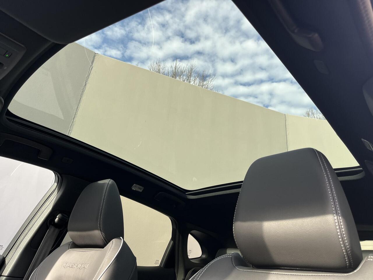 Nissan QASHQAI 1.5 e-Power N-Design / Panoramadak / 360° Camera / Apple Carplay & Android Auto / Navigatie full map / Stuur- en Stoelverwarming / Voorruit Verwarming / Keyless Entry & Start / Adaptieve Cruise Control / Climate Control / Alcantara Bekleding /