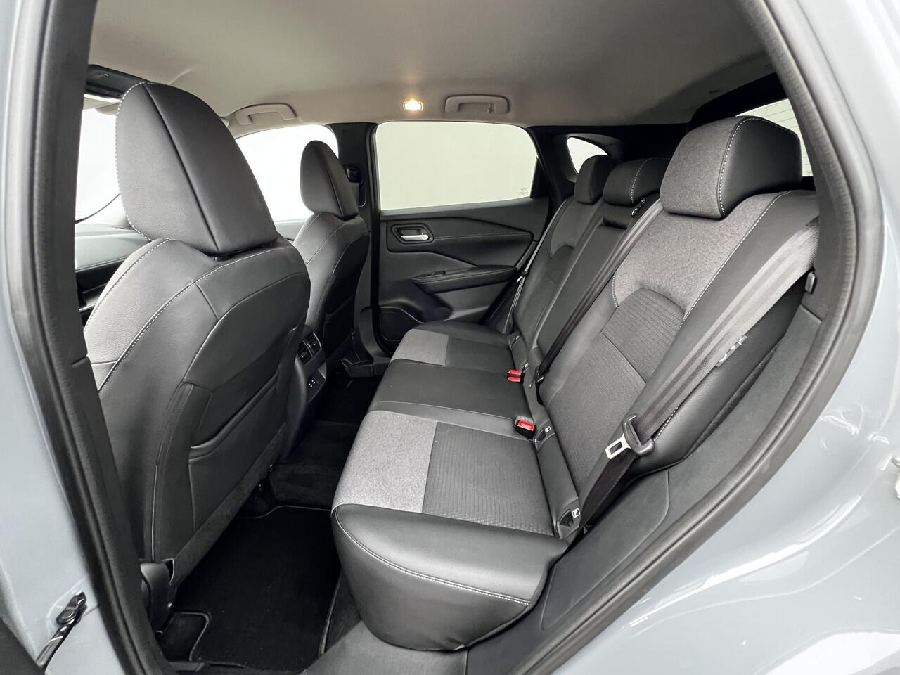 Nissan QASHQAI 1.3 MHEV Xtronic N-Connecta / Fabrieksgarantie tot 03-2028 / Facelift Nieuw Model / Cold Pack / HUD / Trekgewicht 1800 kg / Stuur-, Stoel en Voorruit verwarming / Elektrische achterklep / Camera 360° / Adaptief CC / Apple Carplay Android Auto /18" LM wie