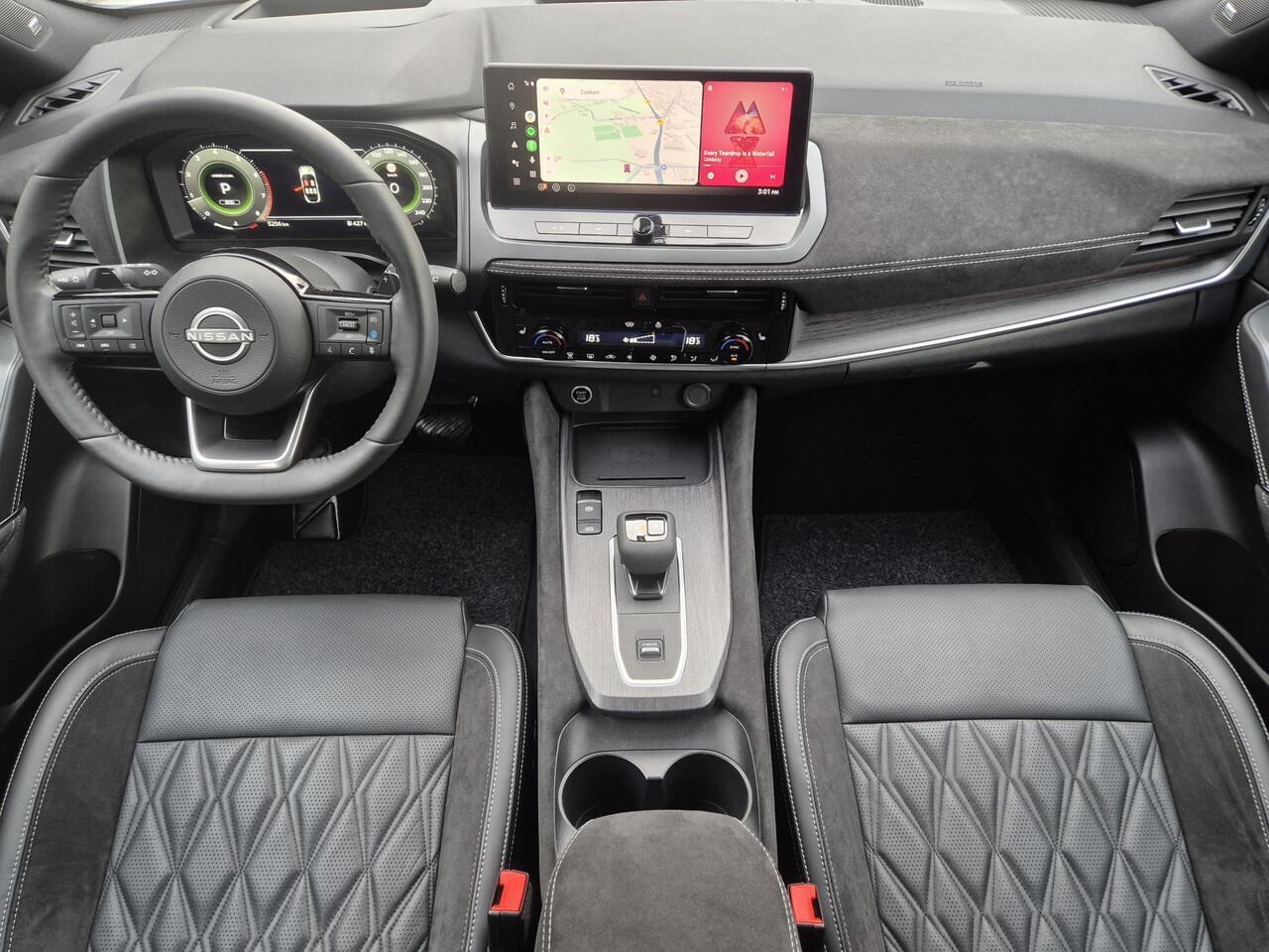 Nissan QASHQAI 1.3 MHEV Xtronic Tekna Plus Automaat / Fabrieksgarantie tot 03-2028 / Facelift / HUD / Panoramadak / Trekgewicht 1800 kg / Stuur-, Stoel en Voorruit verwarming / Rondomzicht camera / Bose Audio Systeem / Adaptief CC / Stoelen met massage functie /
