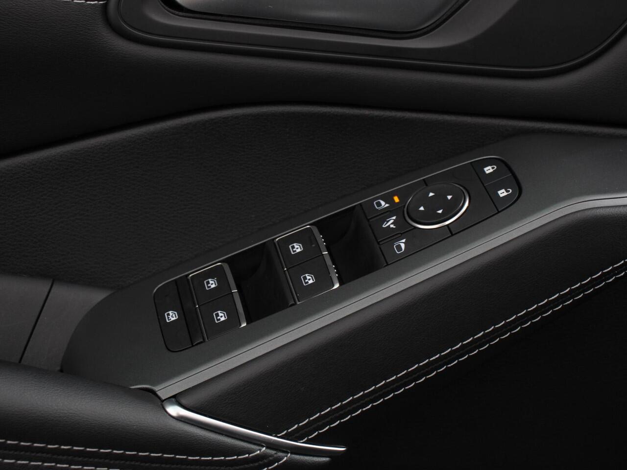 Nissan QASHQAI 1.3 MHEV Automaat N-Connecta | Navigatie | Climate Control | Sfeerverlichting | Camera 360 | Led | Dab | Verwarmde voorstoelen | Adaptive Cruise Control | Digitale Cockpit | Lichtmetalen Velgen