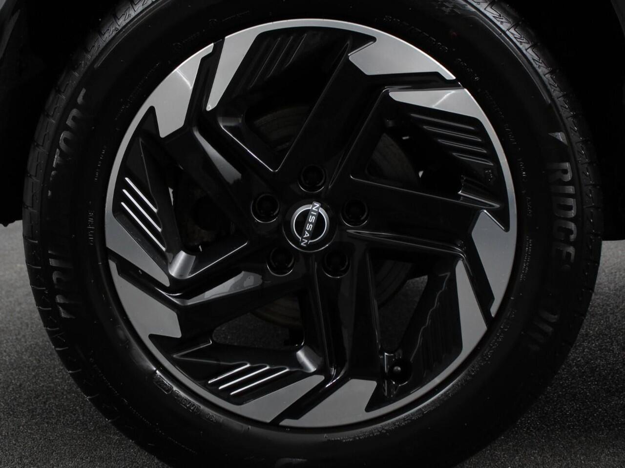 Nissan QASHQAI 1.3 MHEV Automaat N-Connecta | Navigatie | Climate Control | Sfeerverlichting | Camera 360 | Led | Dab | Verwarmde voorstoelen | Adaptive Cruise Control | Digitale Cockpit | Lichtmetalen Velgen