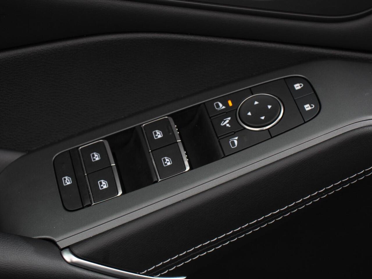 Nissan QASHQAI 1.3 MHEV Automaat N-Connecta | Navigatie | Climate Control | Sfeerverlichting | Camera 360 | Led | Dab | Verwarmde voorstoelen | Adaptive Cruise Control | Digitale Cockpit | Lichtmetalen Velgen