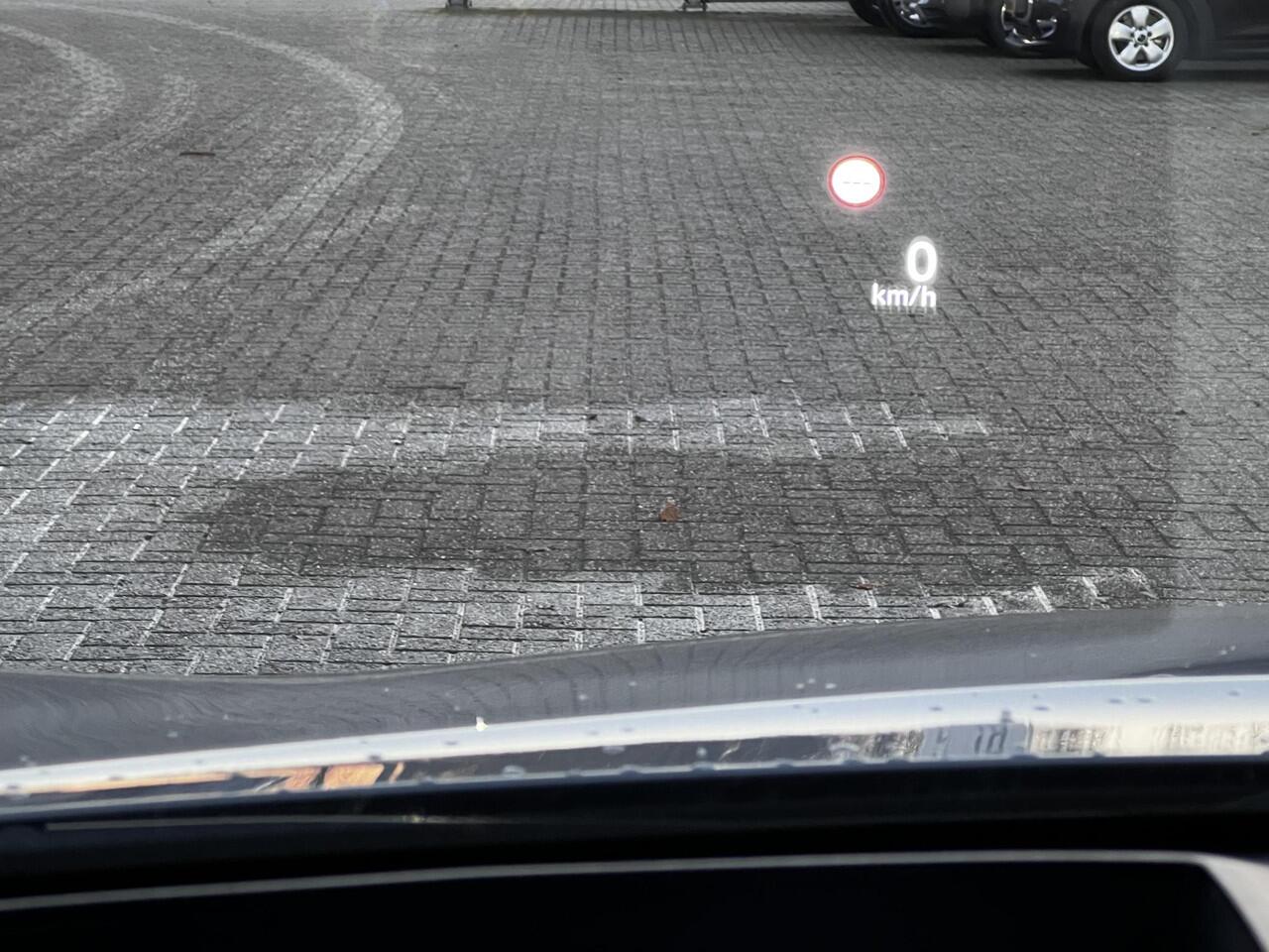 Nissan QASHQAI 1.3 MHEV Xtronic N-Connecta / Fabrieksgarantie tot 03-2028 / Facelift Nieuw Model / Panorama dak / Cold Pack / HUD / Trekgewicht 1800 kg / Stuur-, Stoel en Voorruit verwarming / Elektrische achterklep / Camera 360° / Adaptief CC / Apple Carplay Android A