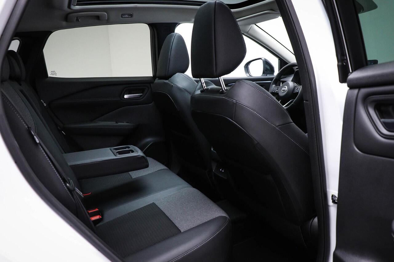 Nissan QASHQAI 1.3 MHEV Xtronic N-Connecta | PANORAMADAK | HEAD UP | STUURVERWARMING | DAB | APPLE | 360 CAMERA