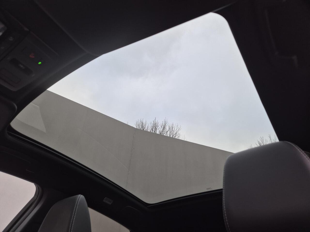 Nissan QASHQAI 1.3 MHEV Xtronic Tekna Plus Automaat / Fabrieksgarantie tot 03-2028 / Facelift / Cold Pack / HUD / Trekgewicht 1800 Kg / Panoramadak / Elektrische achterklep / Bose Audio Systeem /