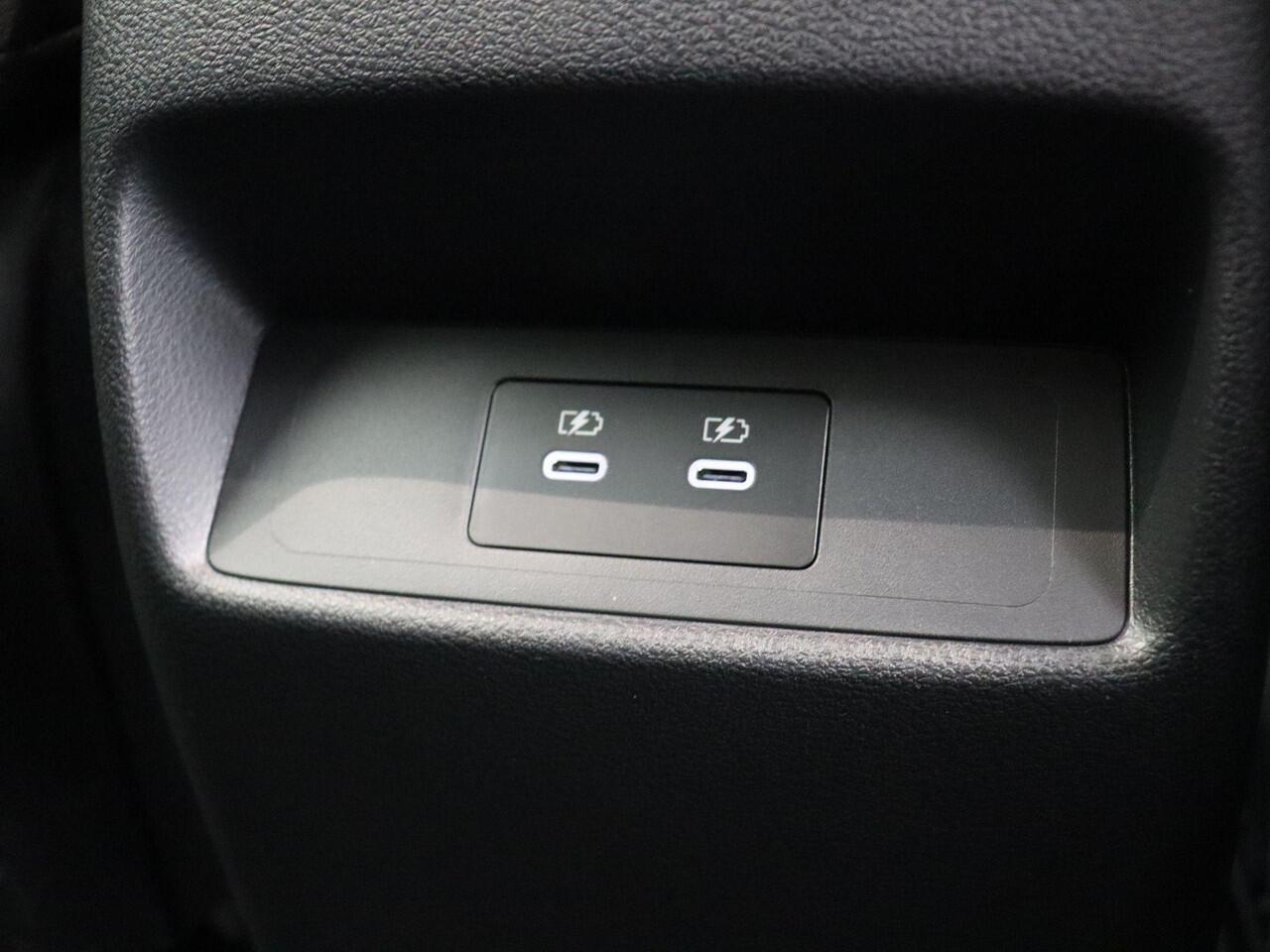 Nissan QASHQAI 158pk MHEV Xtronic N-Connecta | Headup display | 18" Velgen | Stoel, Stuur en Voorruitverwarming | Adaptieve Cruise Control | Elektrische Achterklep |